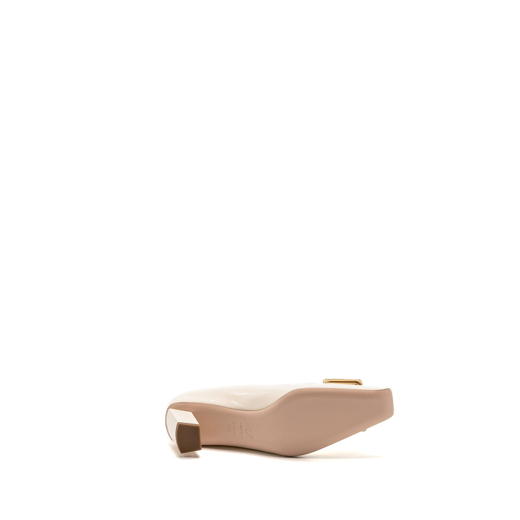 ROGER VIVIER BELLE VIVIER METAL BUCKLE PUMPS PATENT OFF-WHITE LGHW