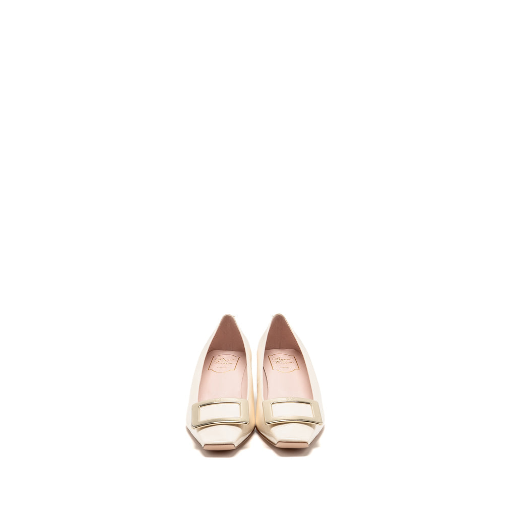 ROGER VIVIER BELLE VIVIER METAL BUCKLE PUMPS PATENT OFF-WHITE LGHW