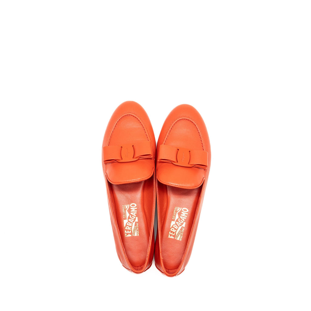 SALVATORE FERRAGAMO VARA BOW MOCCASIN LAMBSKIN CORAL