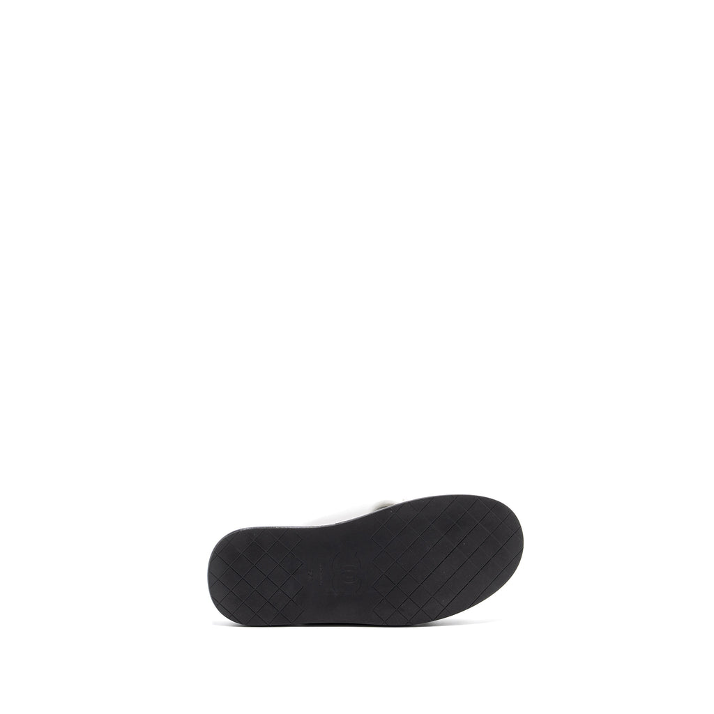 CHANEL QUILTED SANDAL LAMBSKIN WHITE/BLACK LGHW