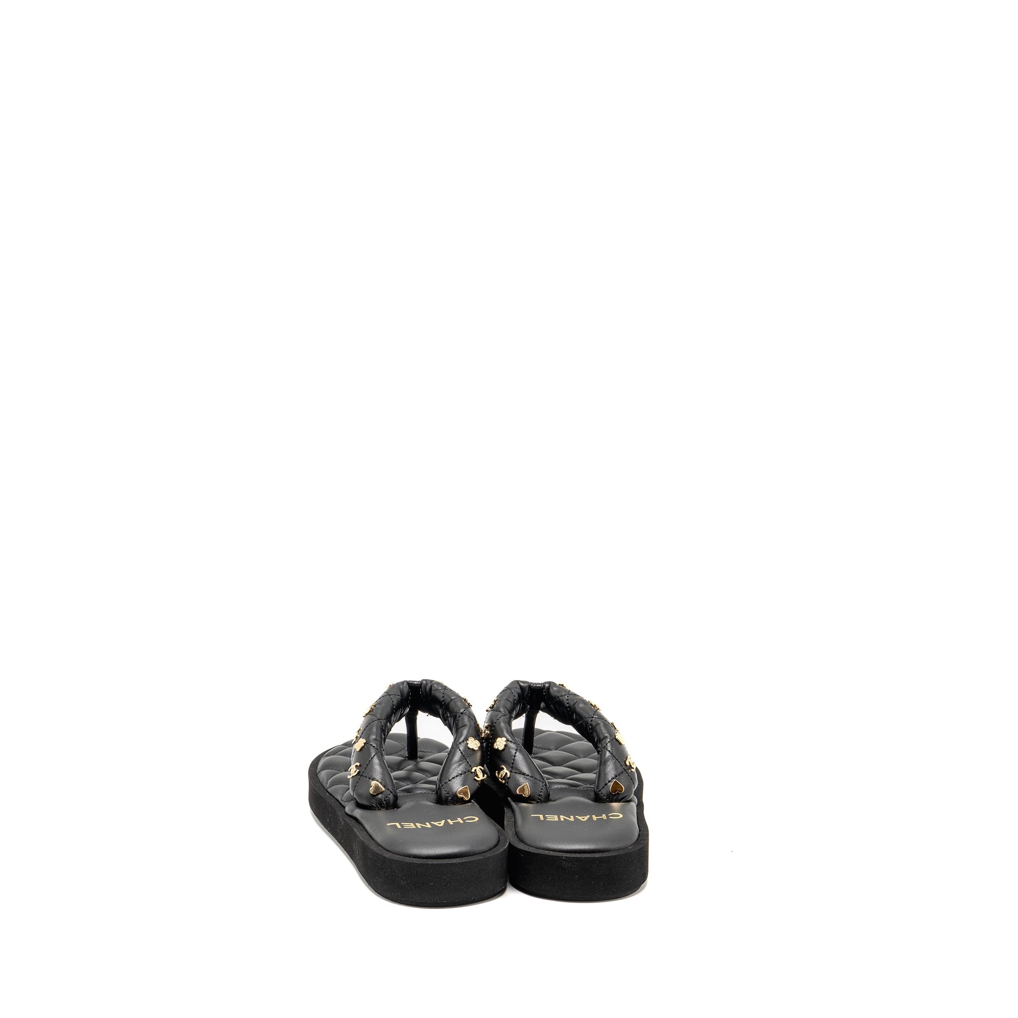 CHANEL 23P QUILTED CHARMS PADDED FLIP FLOPS/SANDALS LAMBSKIN BLACK