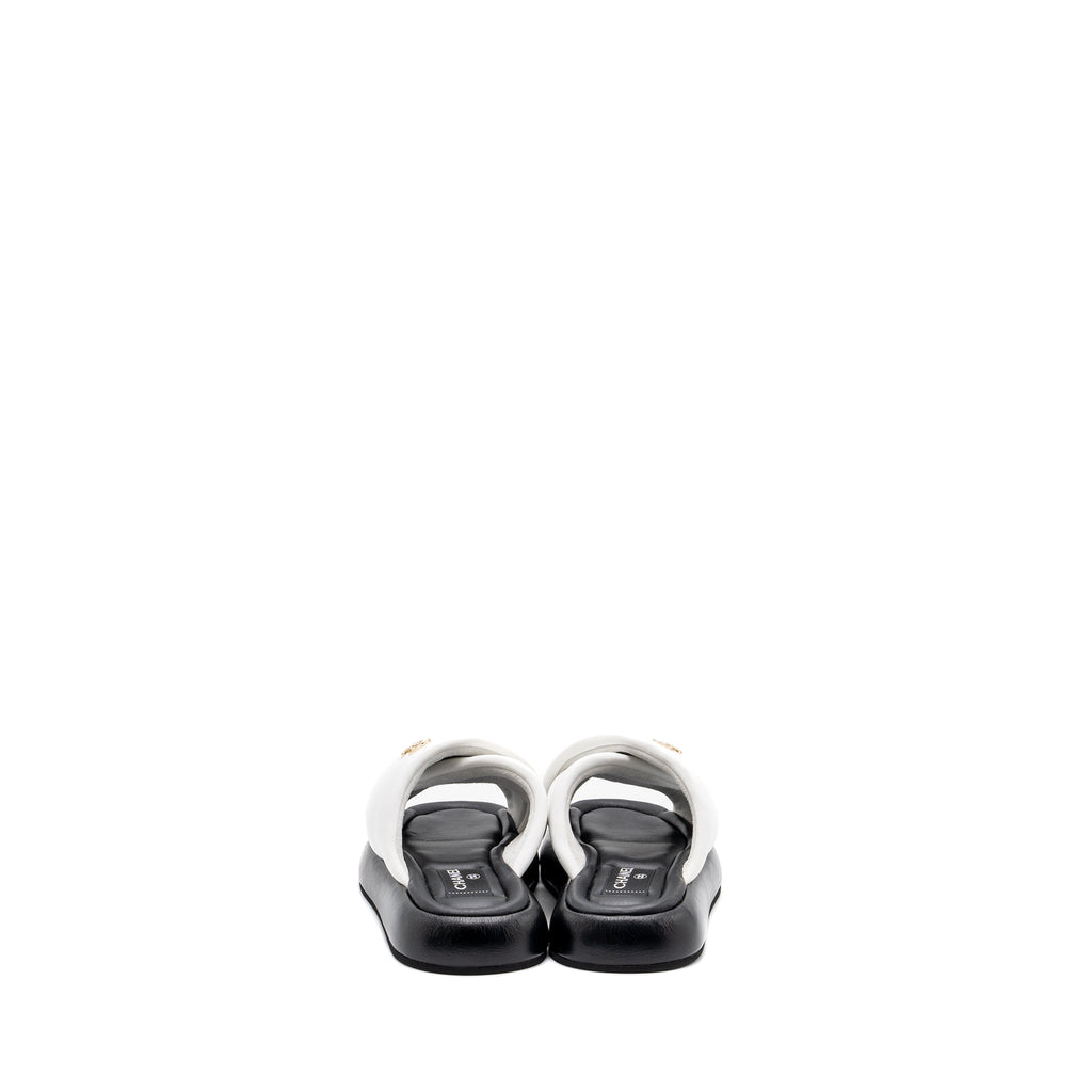 CHANEL QUILTED SANDAL LAMBSKIN WHITE/BLACK LGHW