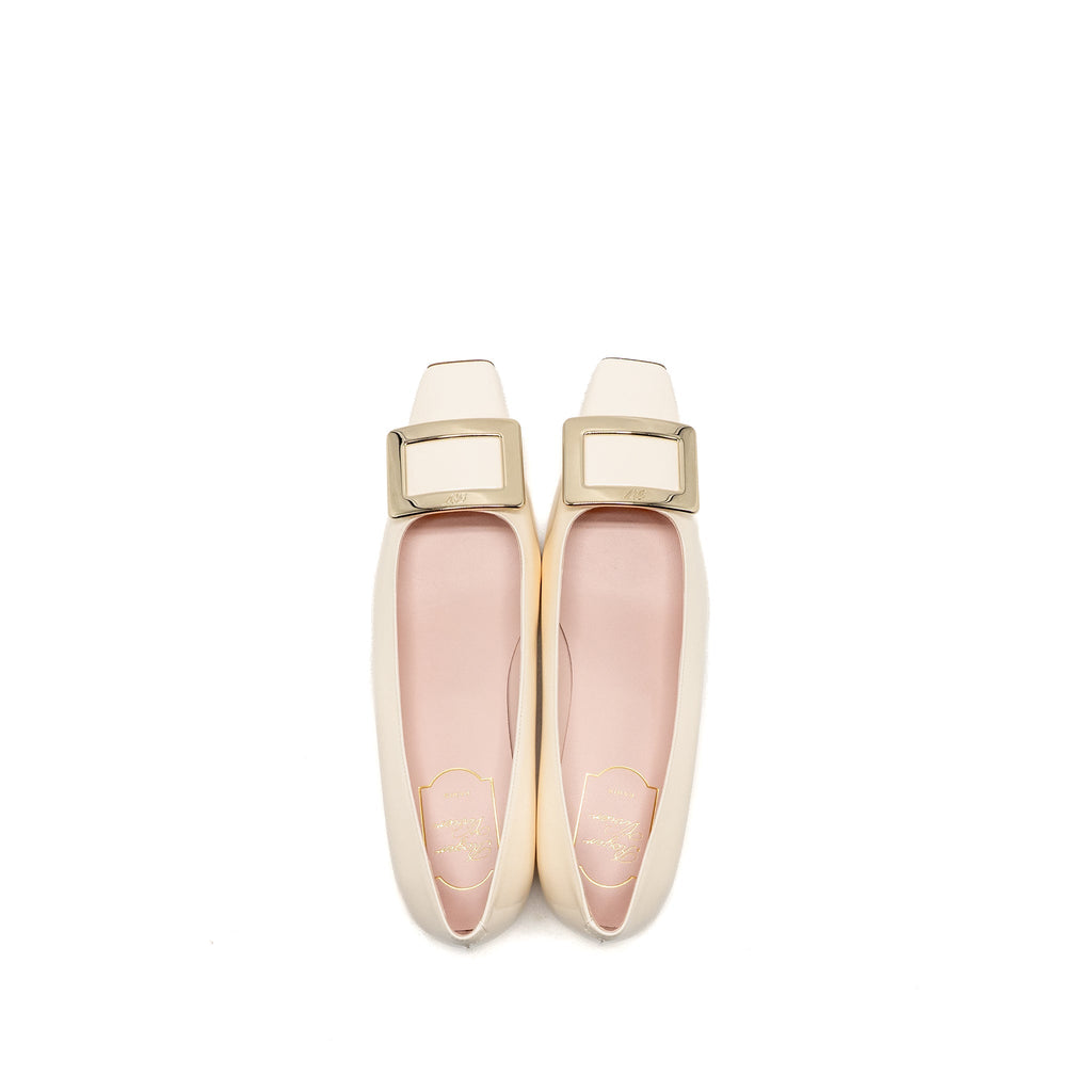 ROGER VIVIER BELLE VIVIER METAL BUCKLE PUMPS PATENT OFF-WHITE LGHW