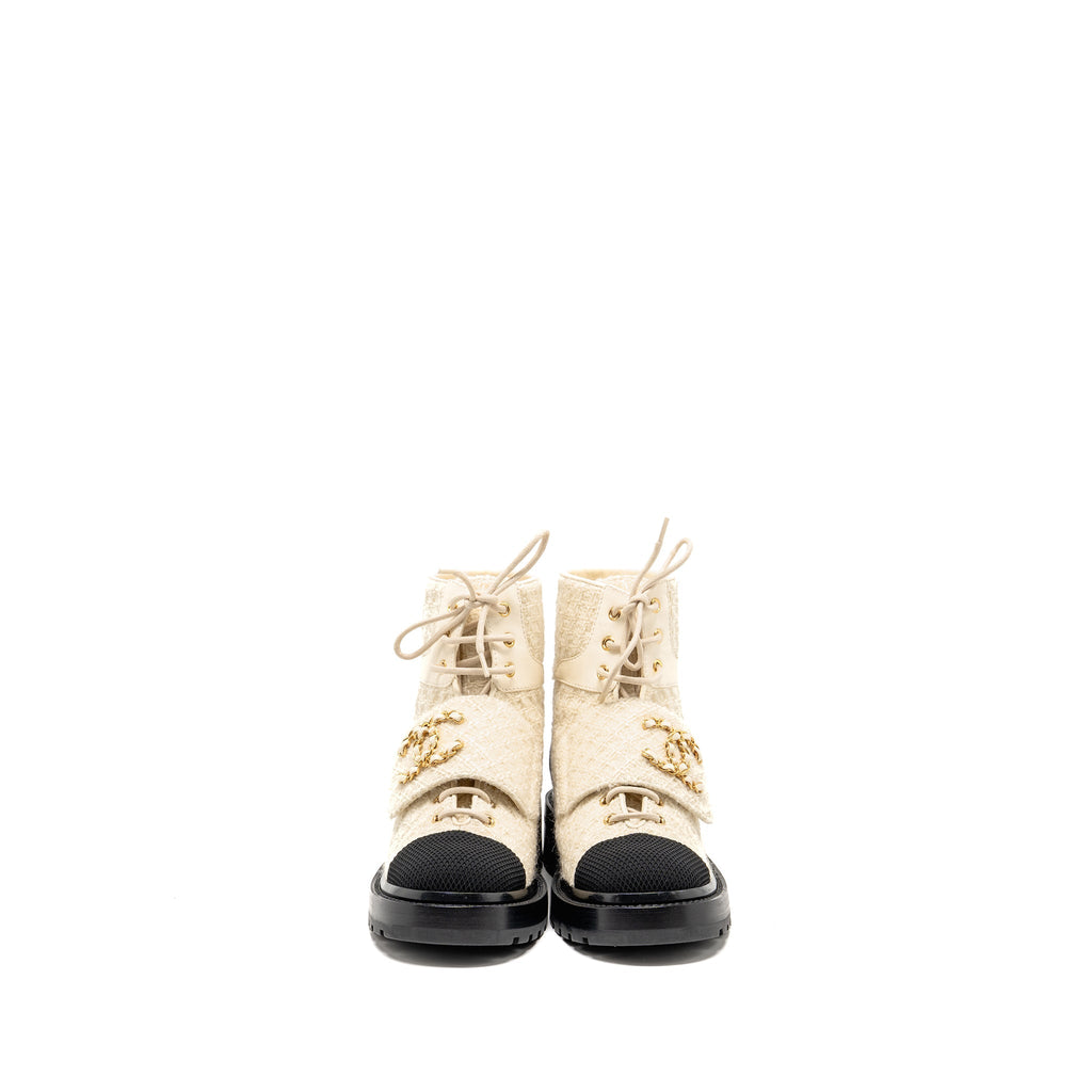 CHANEL 22K LACE-UPS WOOL TWEED/FABRIC IVORY/BLACK GHW