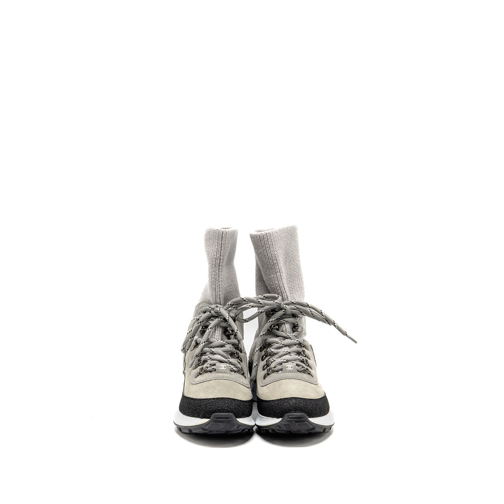 CHANEL 21K CC SNEAKERS SUEDE CALFSKIN/KNIT GREY/DARK GREY/LIGHT GREY SHW