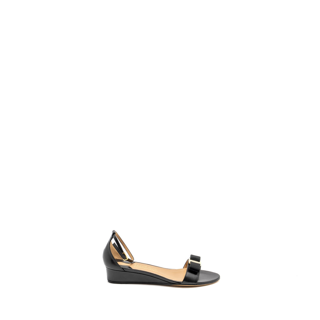 SALVATORE FERRAGAMO MARGOT VARA BOW SANDALS BLACK LGHW