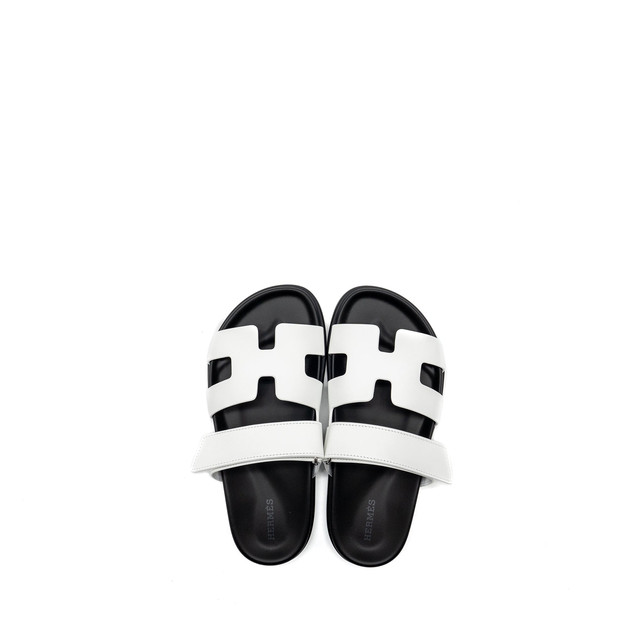 HERMES CHYPRE SANDAL CALFSKIN WHITE / BLACK