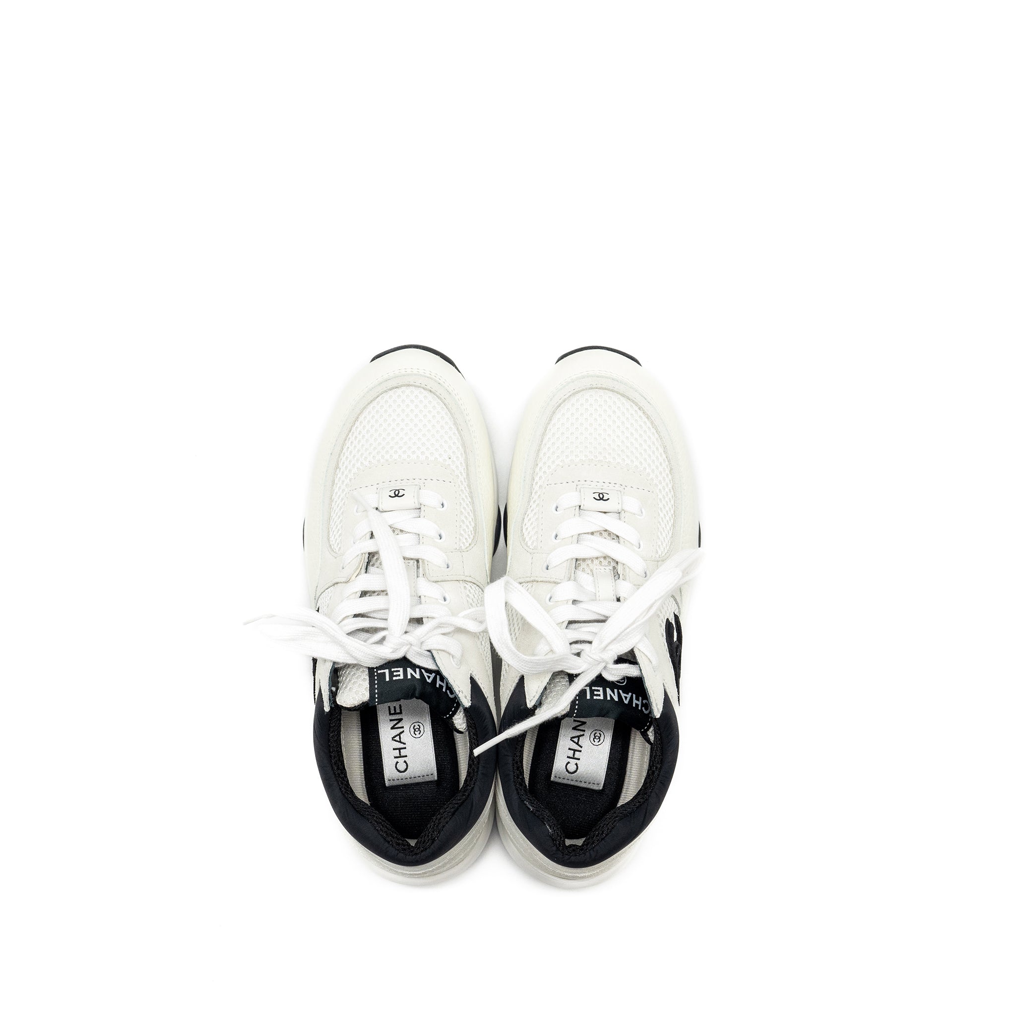 CHANEL CC LOGO SNEAKER SUEDE/CALFSKIN WHITE/BLACK