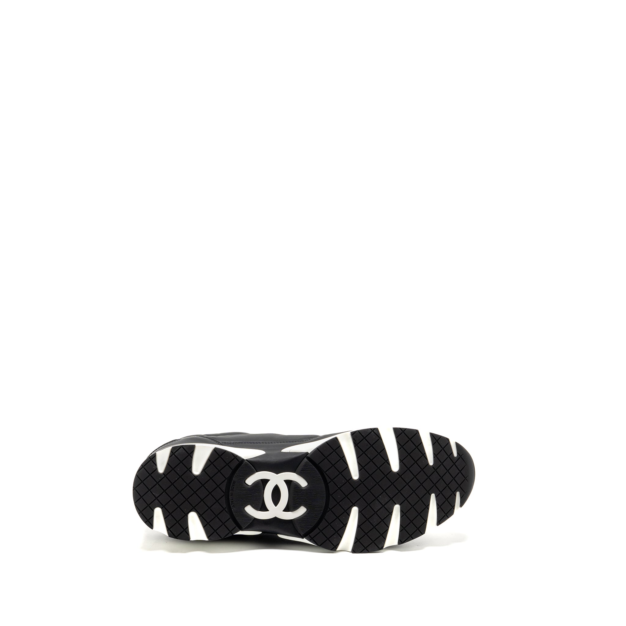CHANEL CC LOGO SNEAKERS LEATHER BLACK / WHITE