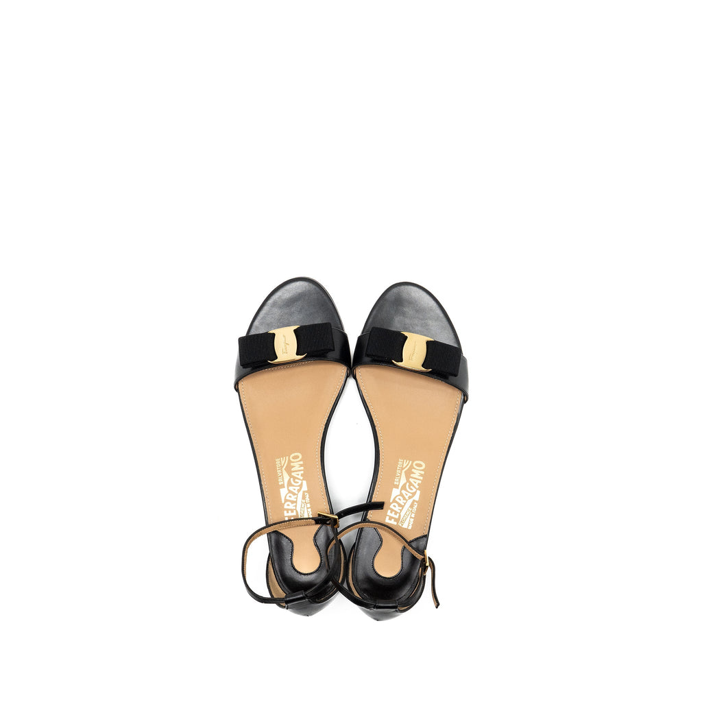 SALVATORE FERRAGAMO MARGOT VARA BOW SANDALS BLACK LGHW
