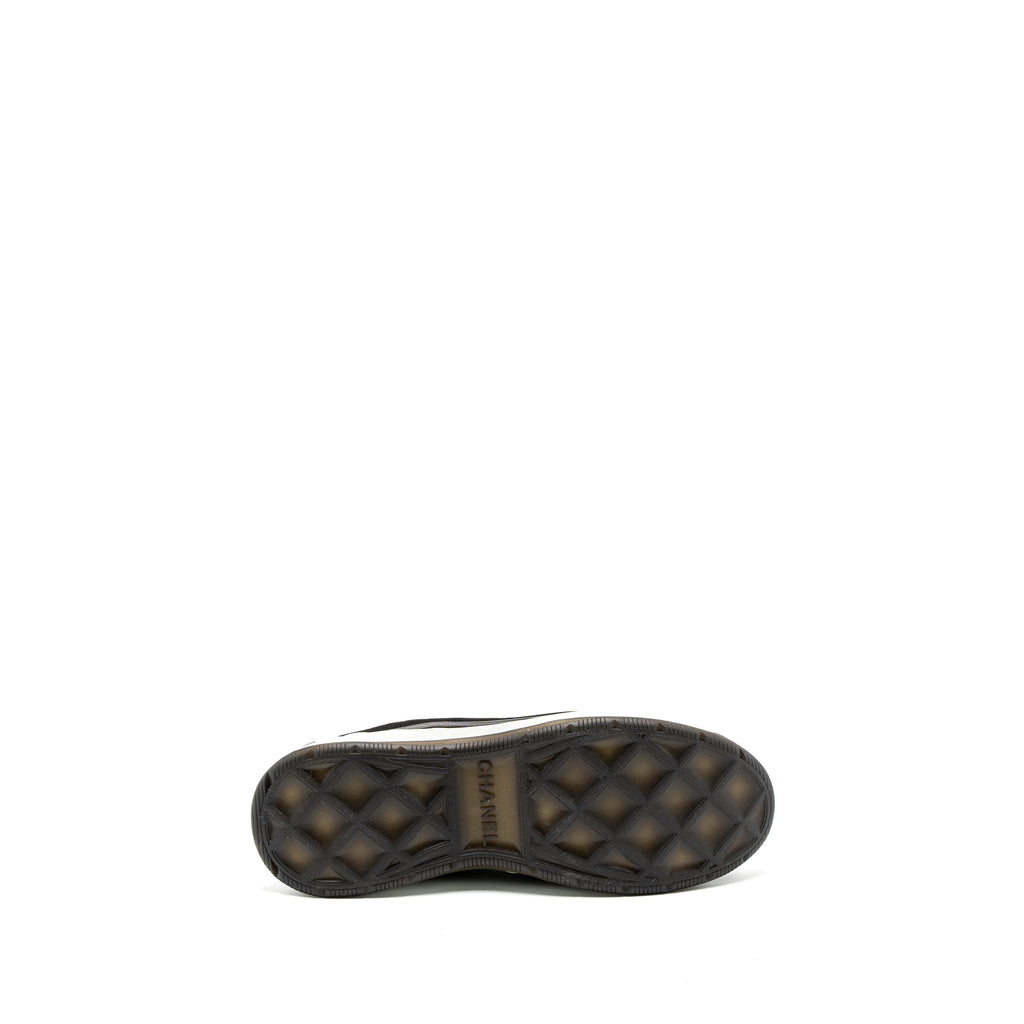 CHANEL CLASSIC SNEAKER FABRIC/SUEDE CALFSKIN BLACK/WHITE