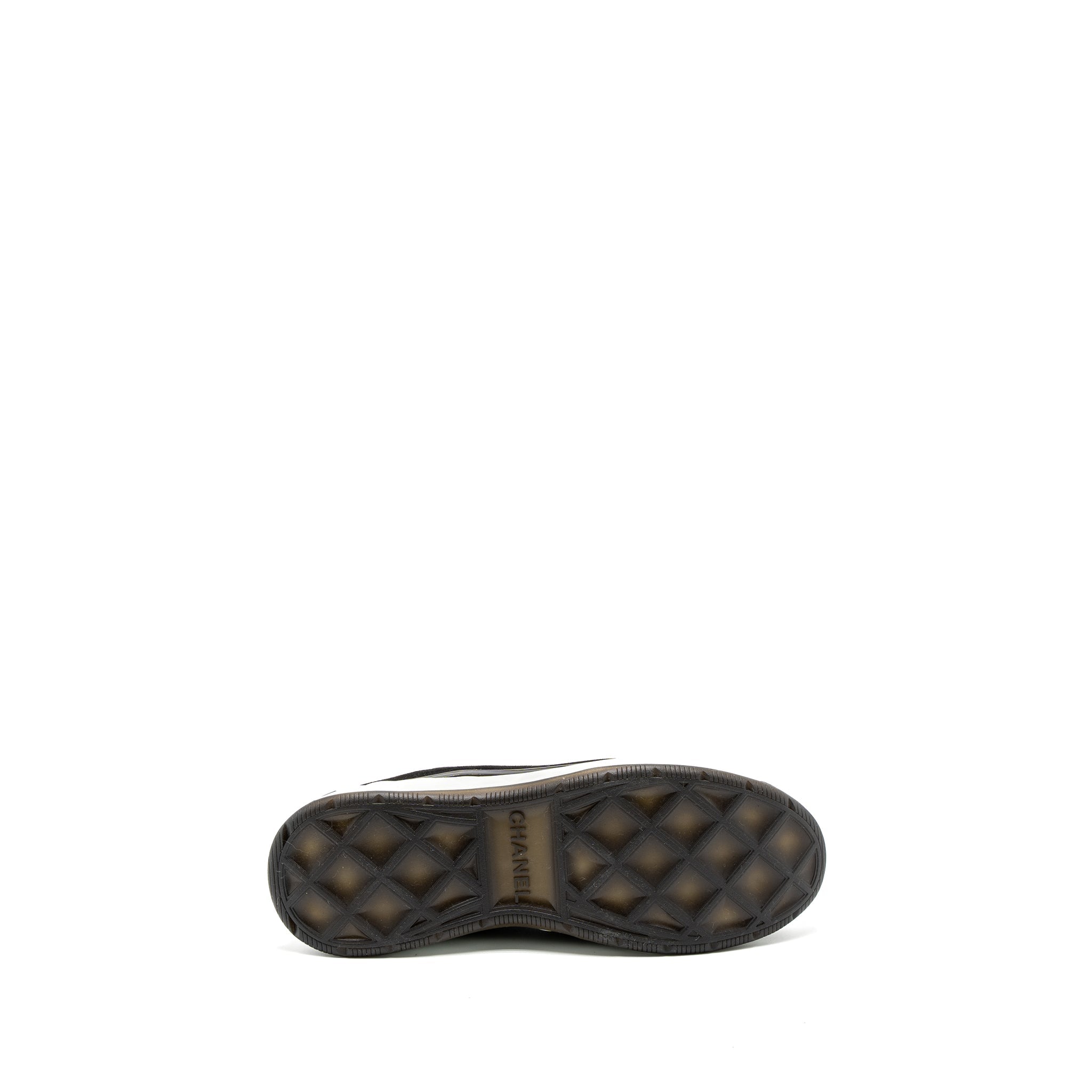 CHANEL CLASSIC SNEAKER FABRIC/SUEDE CALFSKIN BLACK/WHITE
