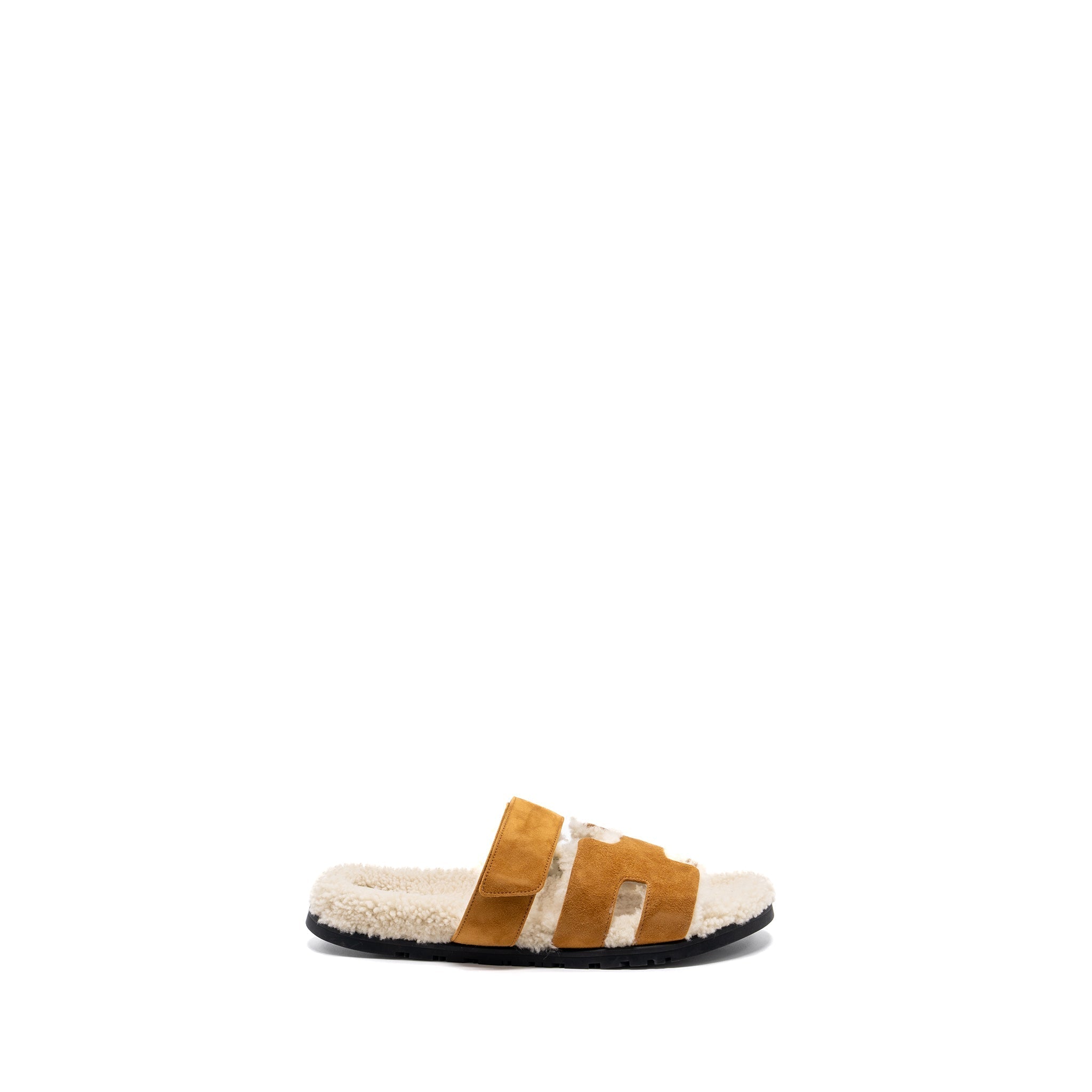HERMES CHYPRE SANDAL CALFSKIN / SHEARLING GOLD