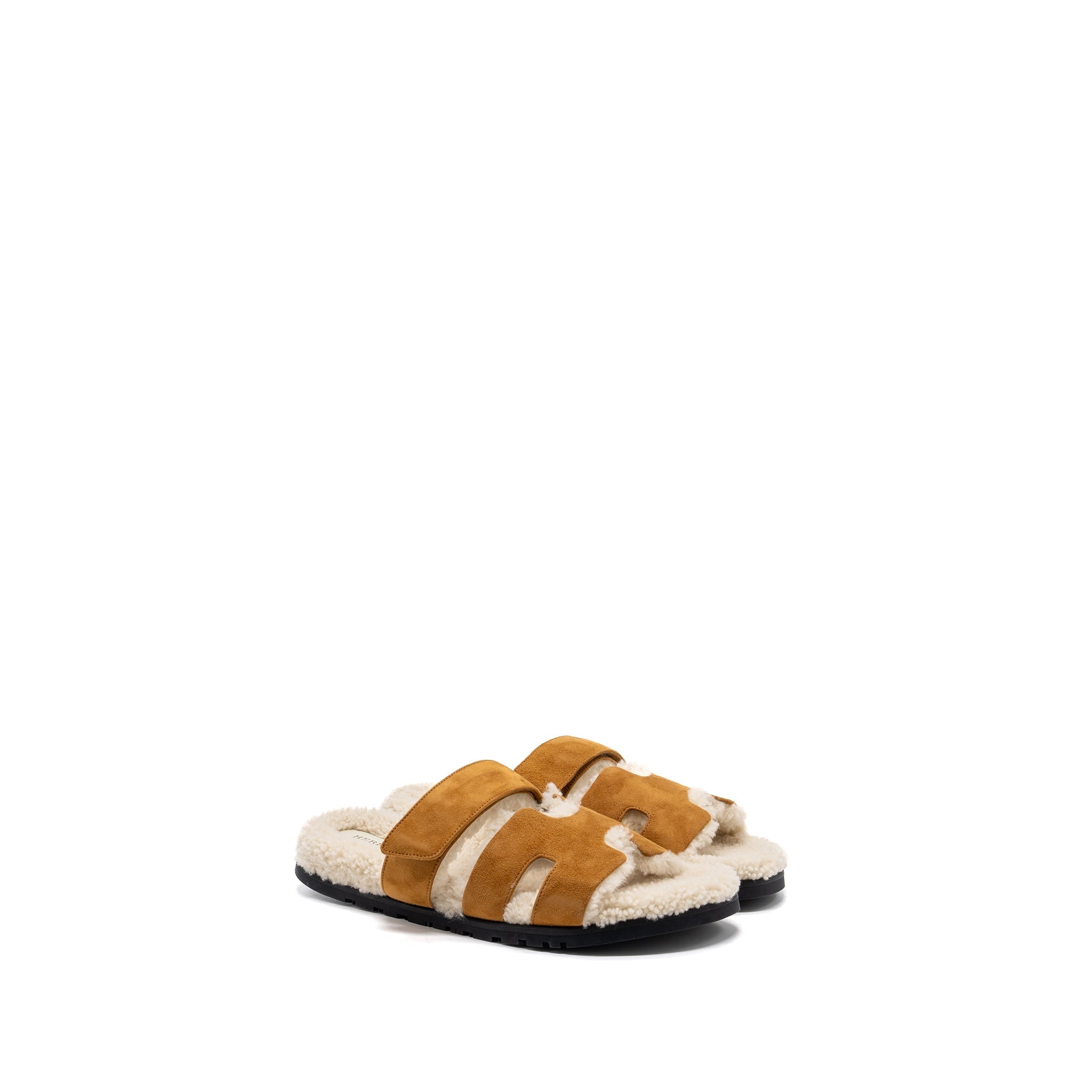 HERMES CHYPRE SANDAL CALFSKIN / SHEARLING GOLD
