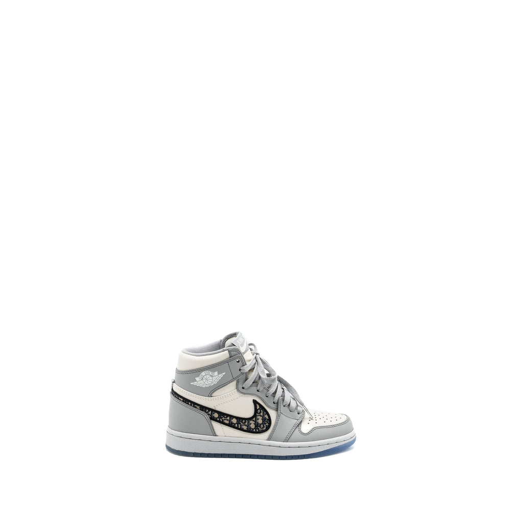 DIOR X AIR JORDAN RETRO US HIGH SNEAKERS GREY/WHITE