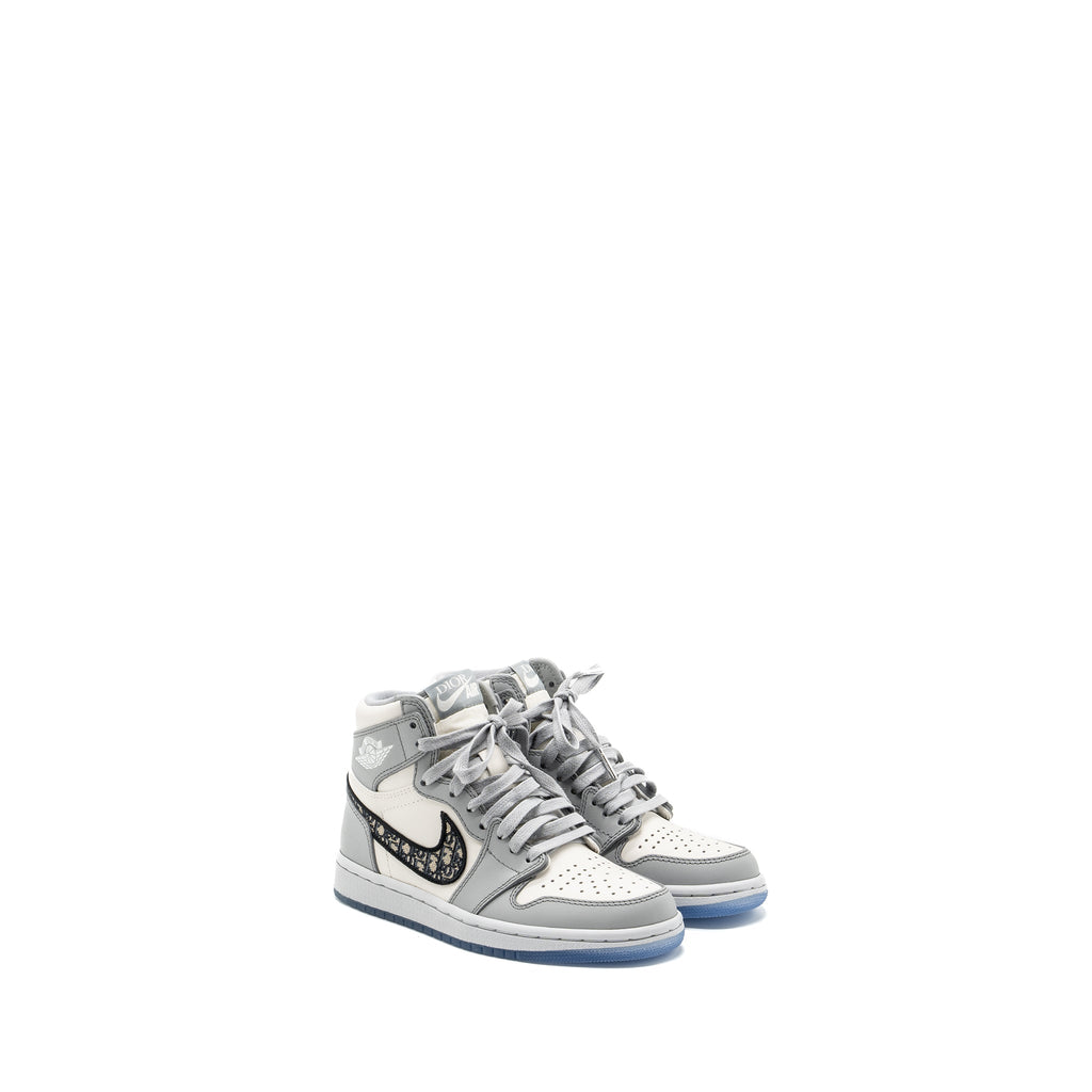 DIOR X AIR JORDAN RETRO US HIGH SNEAKERS GREY/WHITE