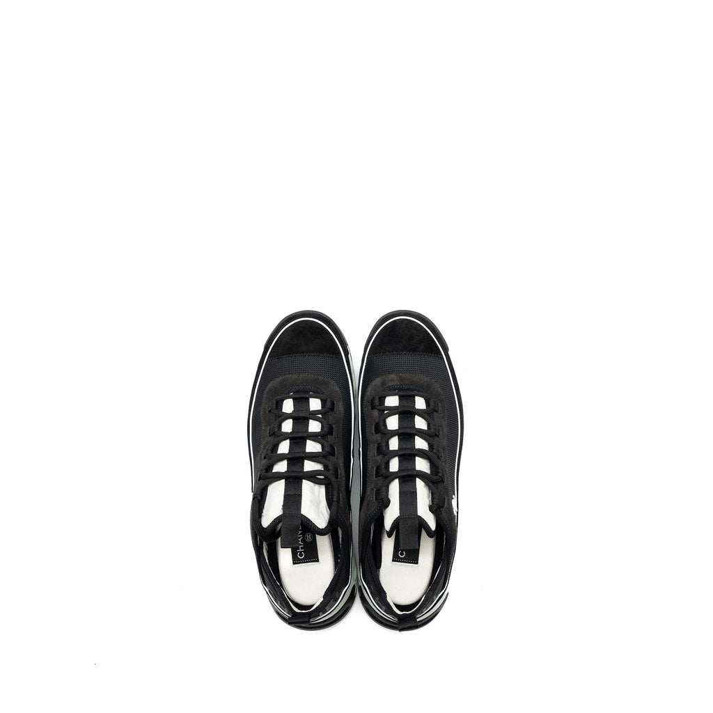 CHANEL CLASSIC SNEAKER FABRIC/SUEDE CALFSKIN BLACK/WHITE