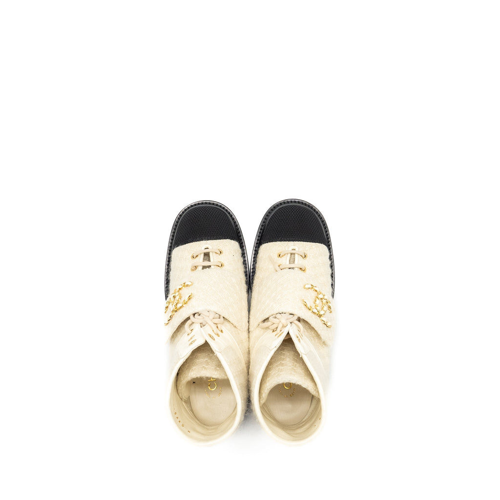 CHANEL 22K LACE UP BOOTS WOOL TWEED/FABRIC IVORY/BLACK
