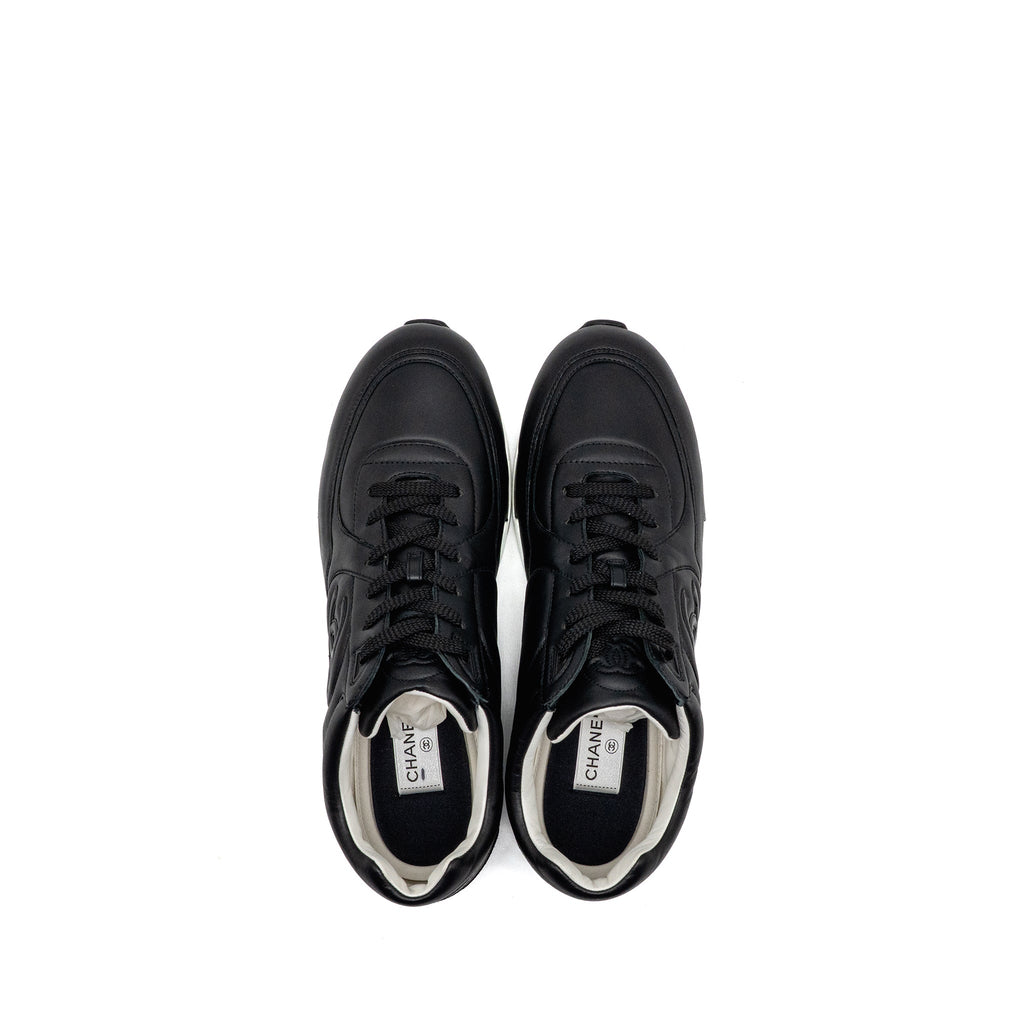 CHANEL CC LOGO SNEAKERS LEATHER BLACK / WHITE