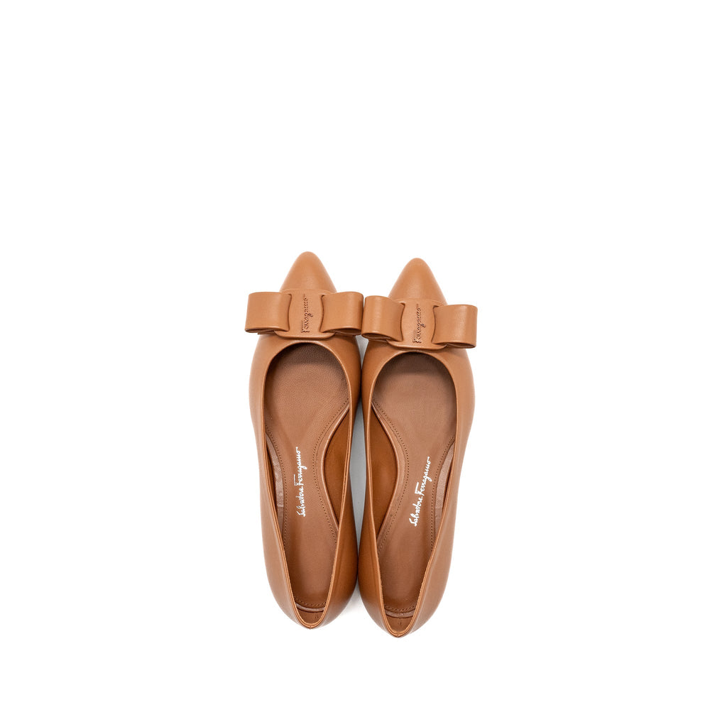 SALVATORE FERRAGAMO VIVA FLATS TAN