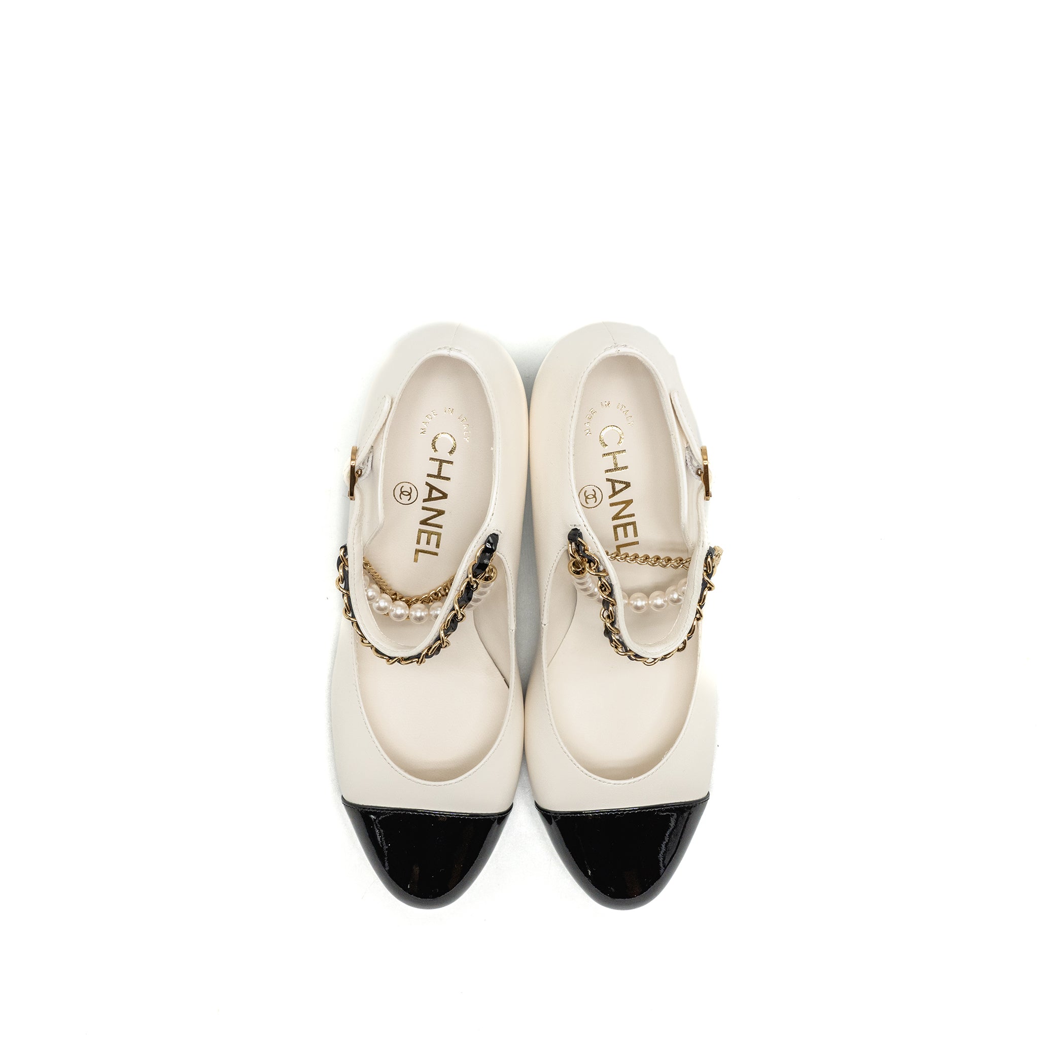 CHANEL C MARY JANES HEEL PUMPS LAMBSKIN / PATENT LEATHER WHITE/ BLACK