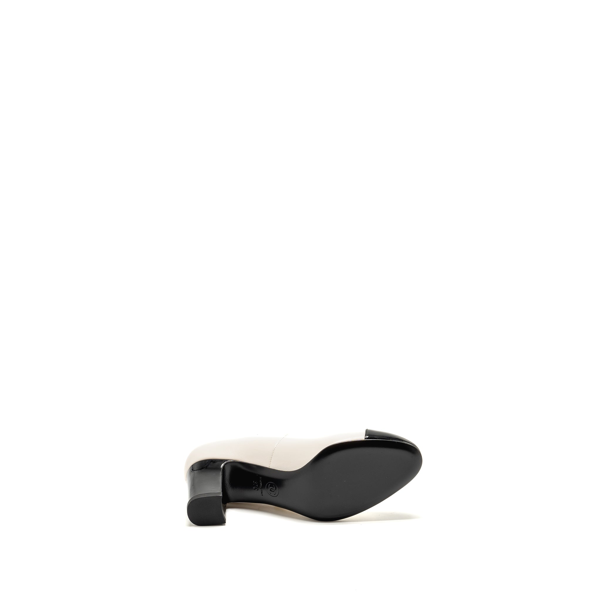 CHANEL C MARY JANES HEEL PUMPS LAMBSKIN / PATENT LEATHER WHITE/ BLACK