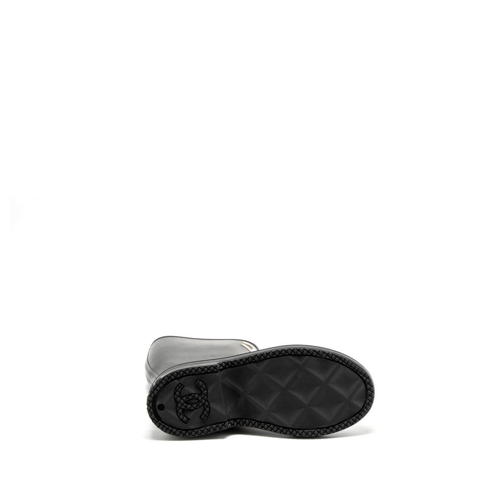 CHANEL RUBBER BOOTS BLACK/WHITE