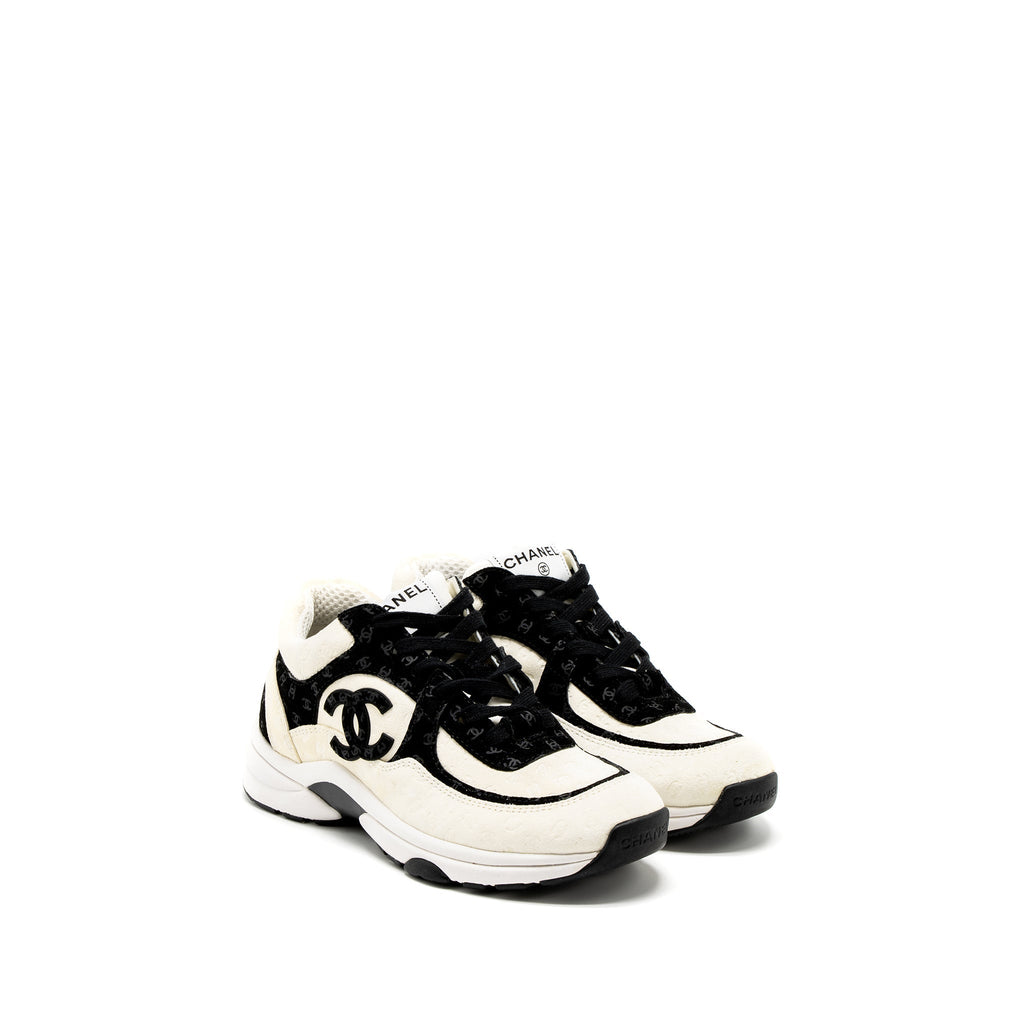 CHANEL 22A TRAINERS PRINTED SUEDE/CALFSKIN BLACK/WHITE
