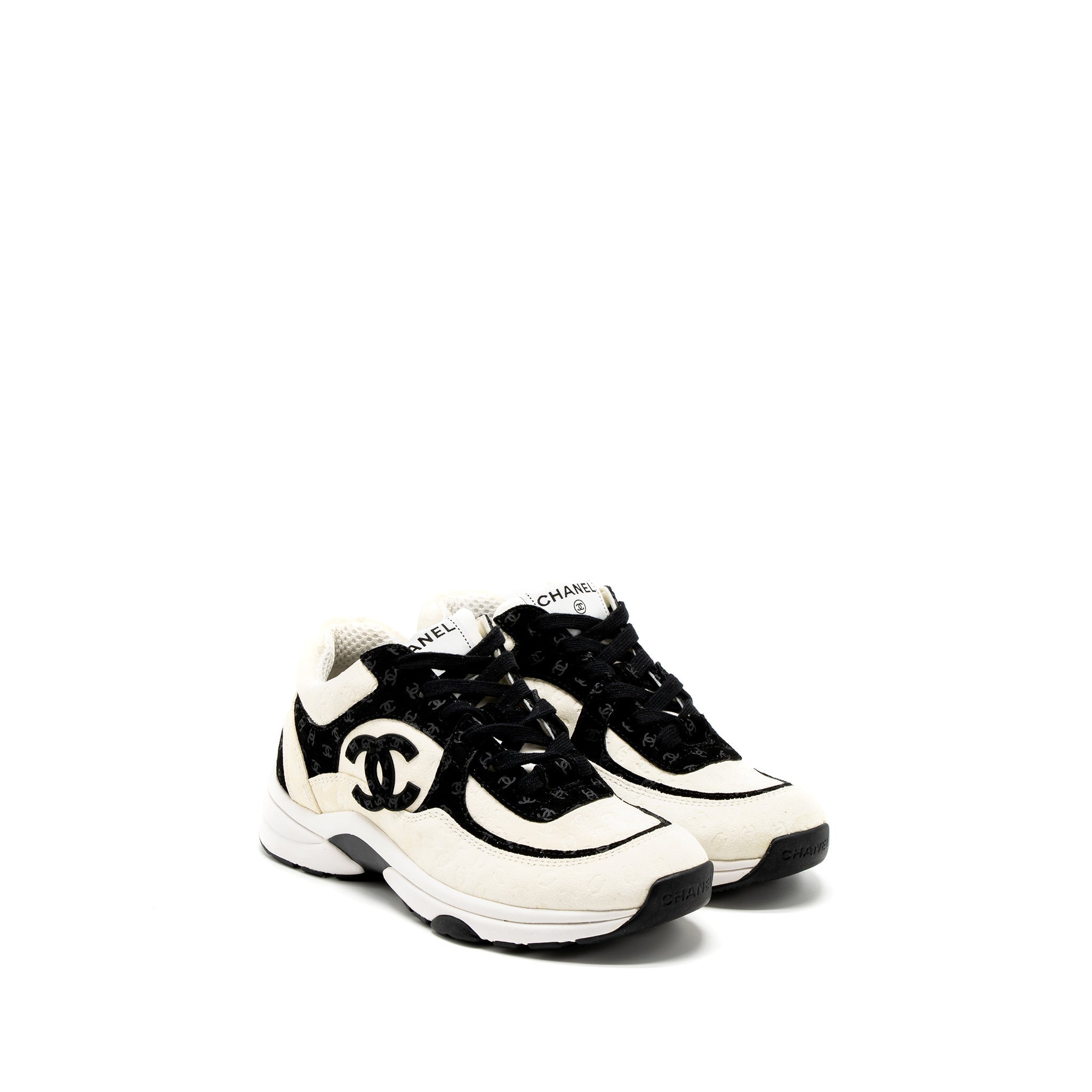 CHANEL 22A TRAINERS PRINTED SUEDE/CALFSKIN BLACK/WHITE
