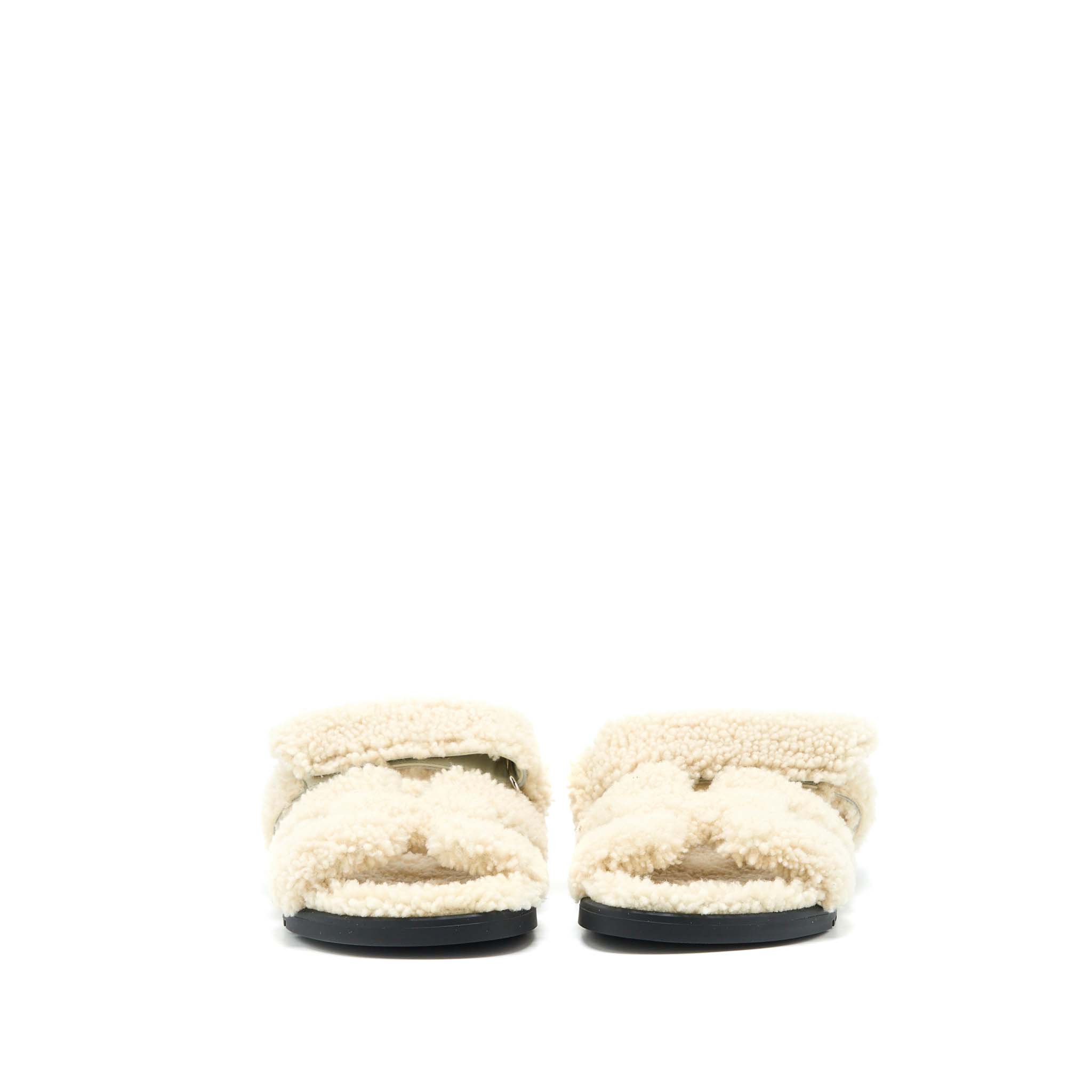 HERMES CHYPRE SANDAL LAINEE ECRU