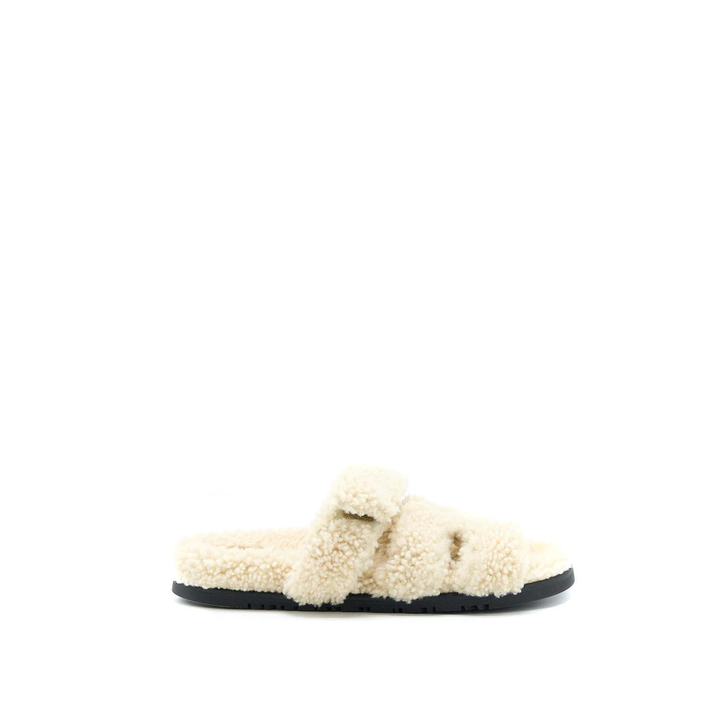 HERMES CHYPRE SANDAL LAINEE ECRU