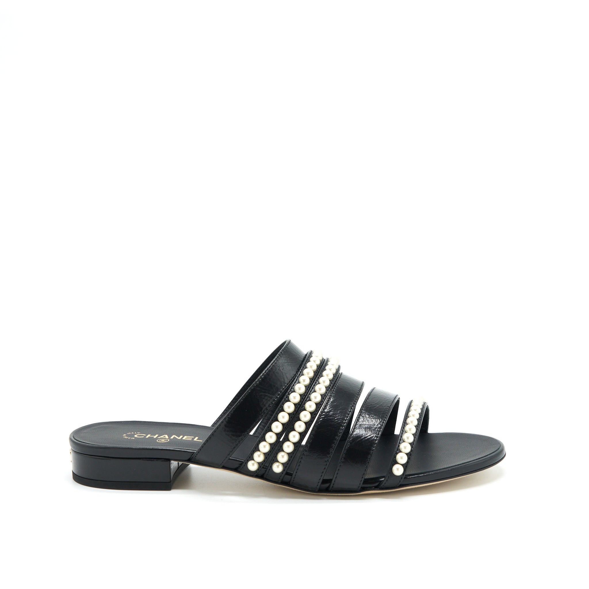 CHANEL LEATHER AND PEARL SANDAL BLACK