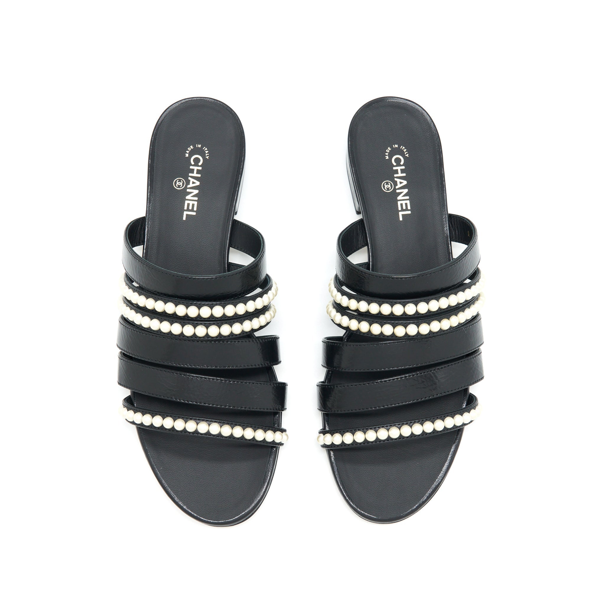 CHANEL LEATHER AND PEARL SANDAL BLACK