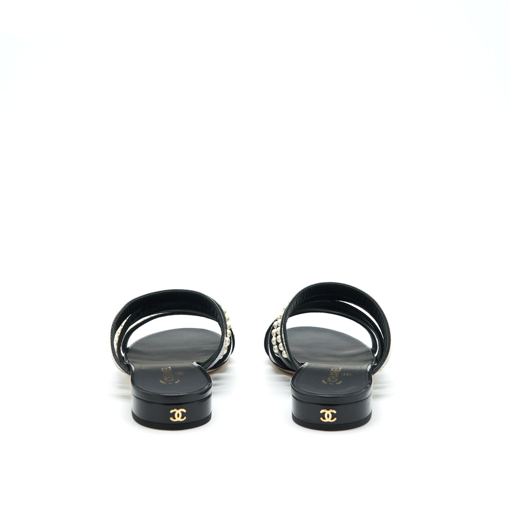 CHANEL LEATHER AND PEARL SANDAL BLACK