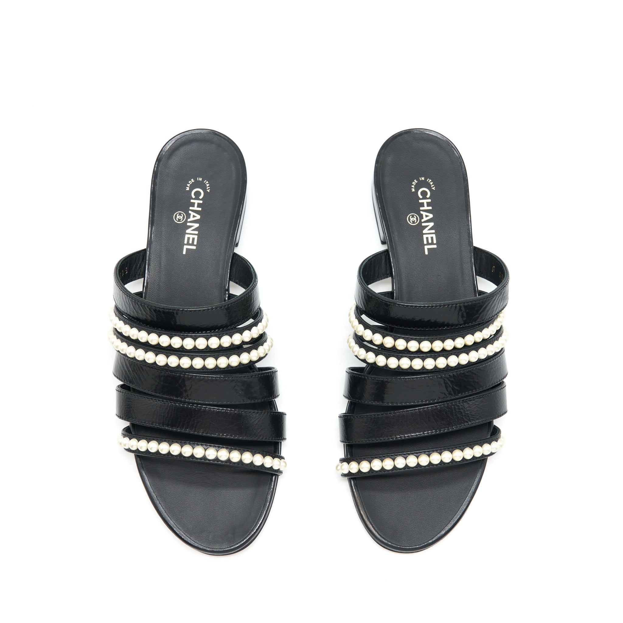 CHANEL LEATHER AND PEARL SANDAL BLACK