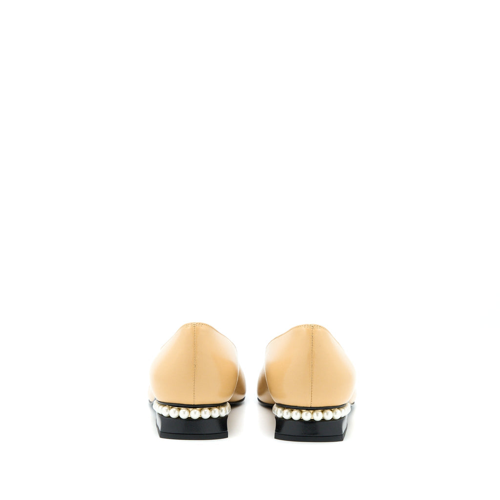 CHANEL CC LOGO WITH PEARL FLATS BEIGE / BLACK