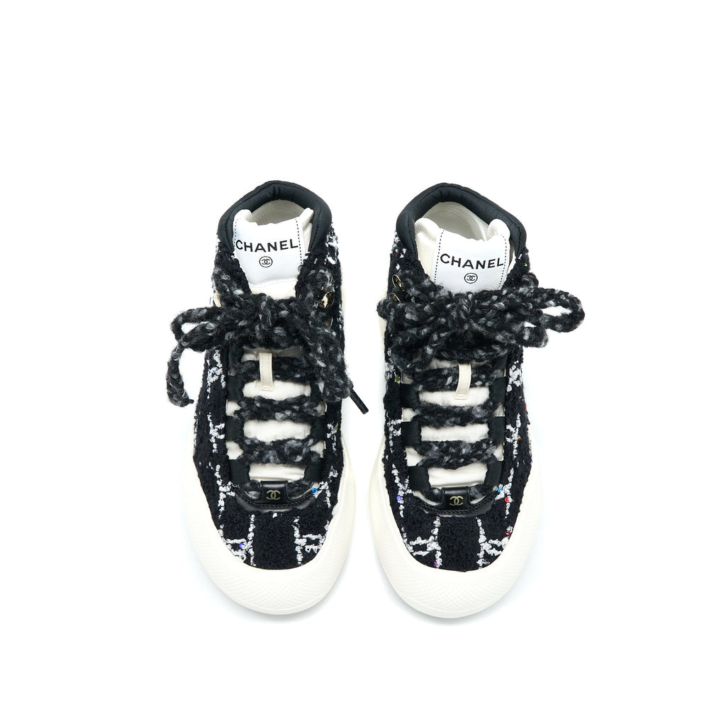 CHANEL WINTER SNEAKERS FABRIC BLACK/WHITE