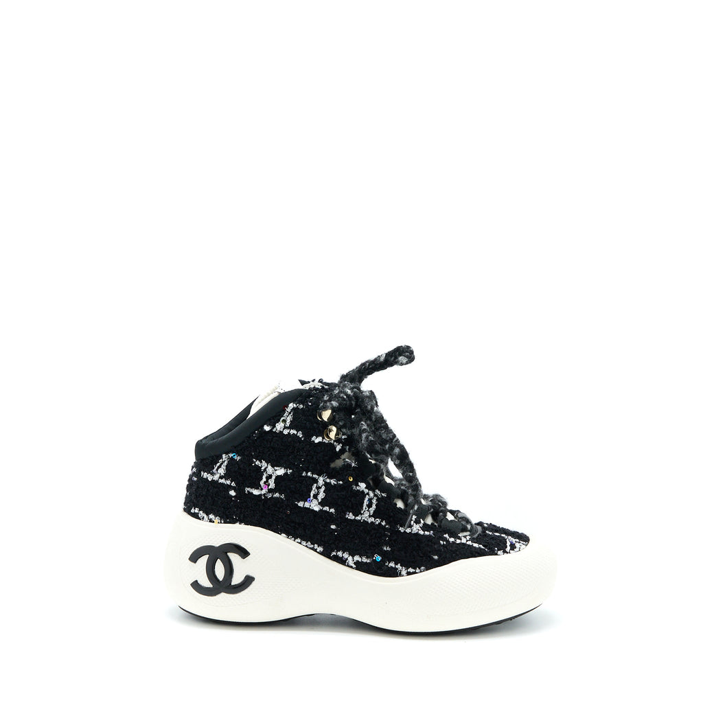 CHANEL WINTER SNEAKERS FABRIC BLACK/WHITE