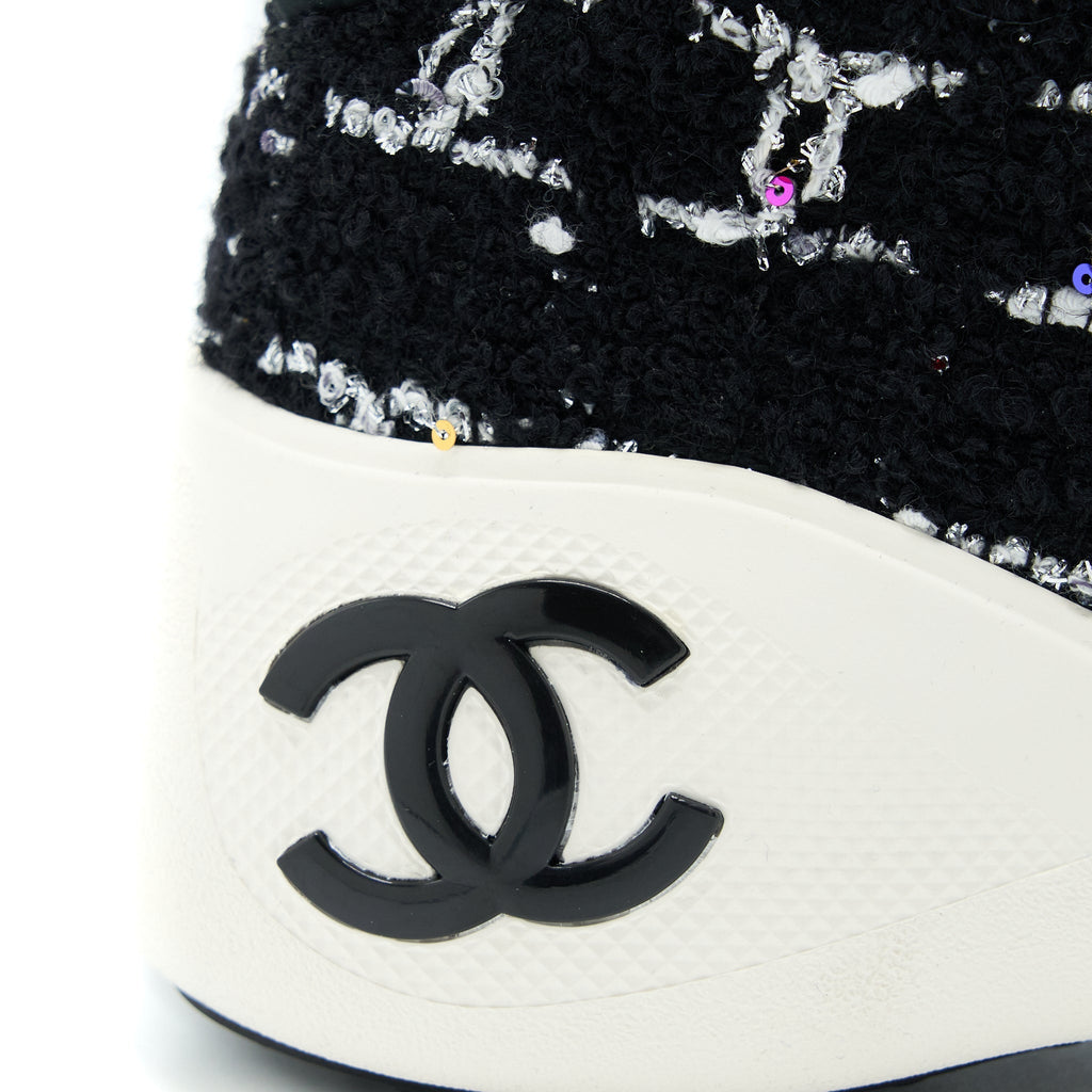 CHANEL WINTER SNEAKERS FABRIC BLACK/WHITE