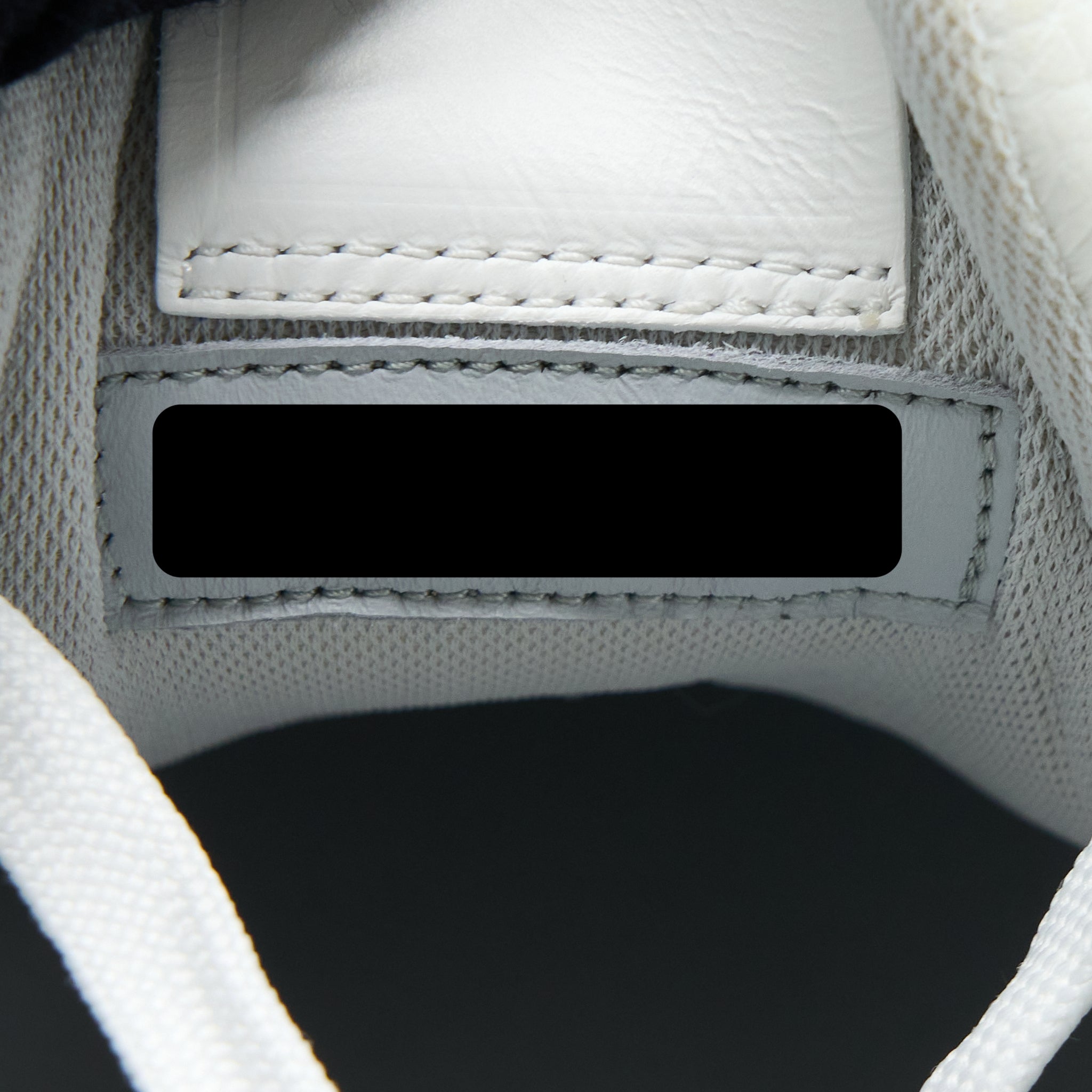 LOUIS VUITTON LOW TRAINER SNEAKER WHITE