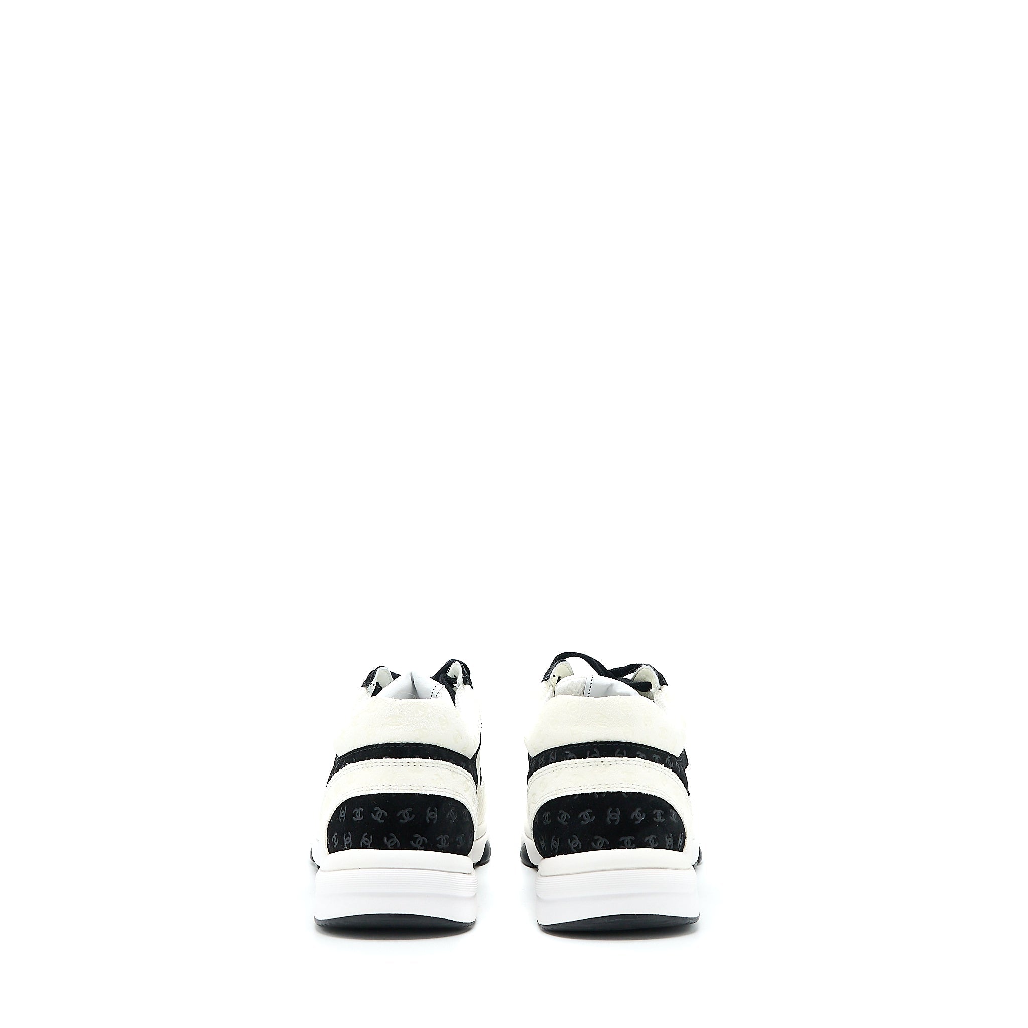 CHANEL 22A TRAINERS PRINTED SUEDE CALFSKIN BLACK/WHITE