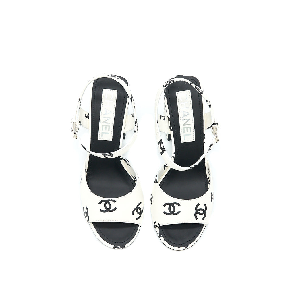 CHANEL CC LOGO LEATHER SANDAL BLACK/WHITE SHW