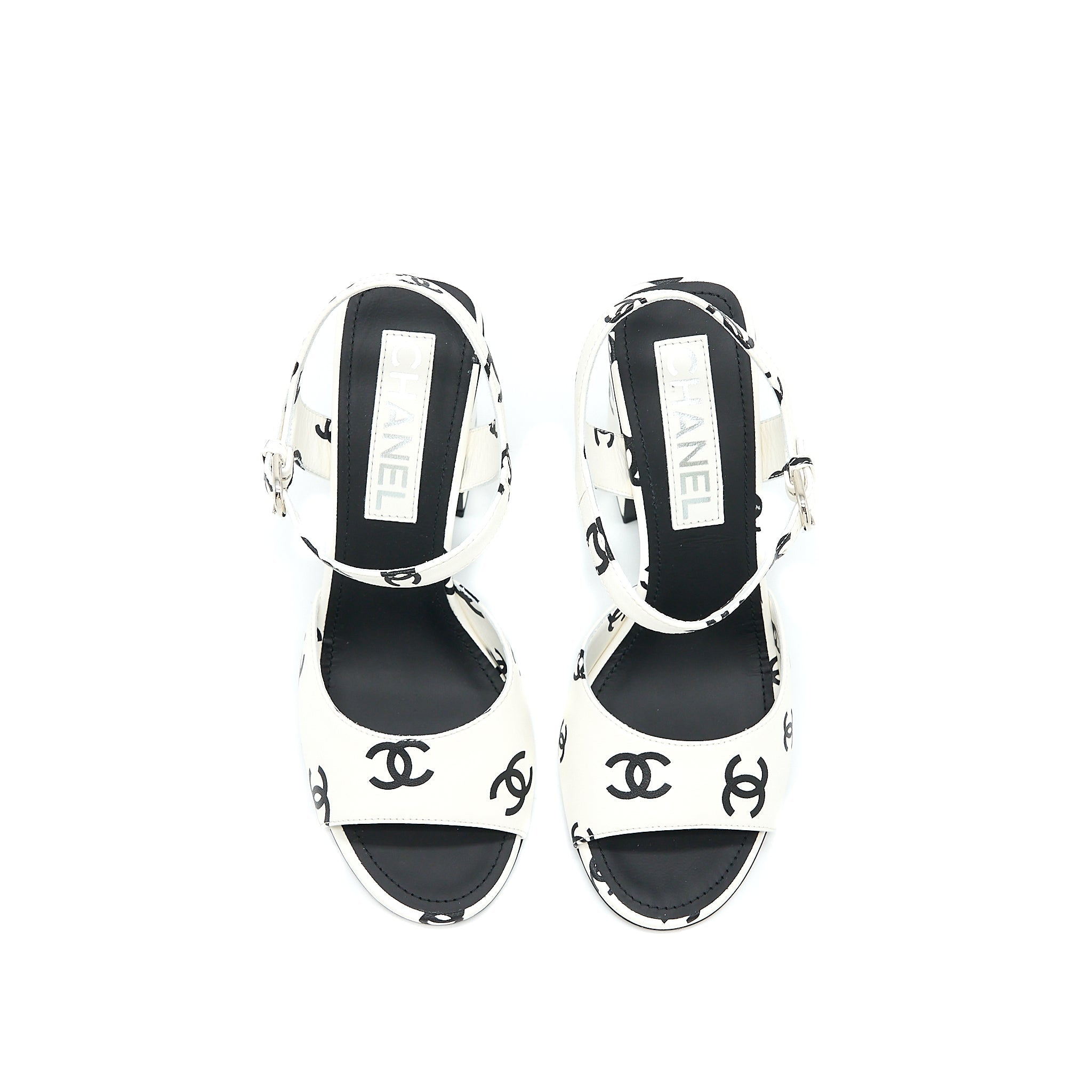 CHANEL CC LOGO LEATHER SANDAL BLACK/WHITE SHW