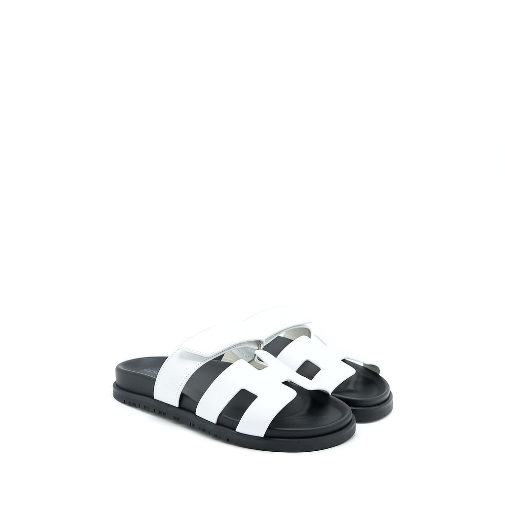 HERMES CHYPRE SANDAL CALFSKIN WHITE/BLACK