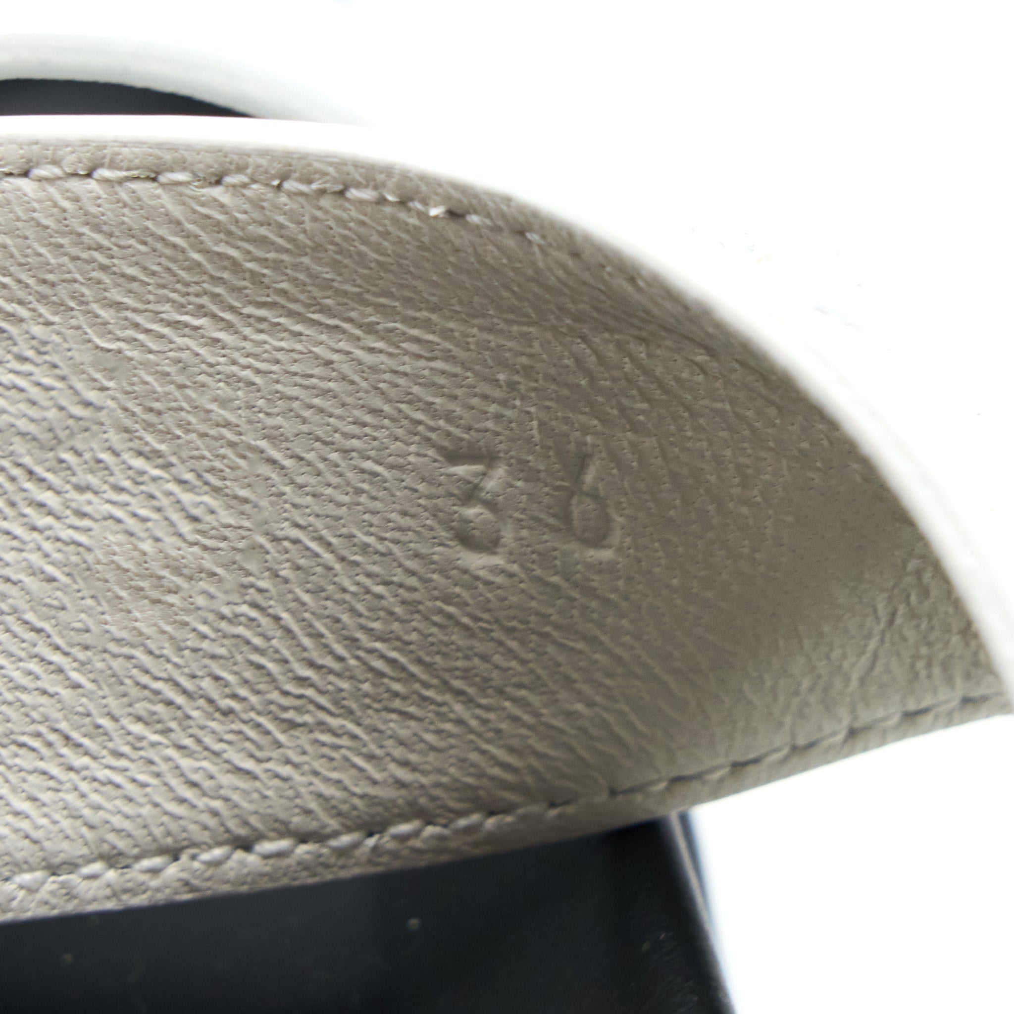 HERMES CHYPRE SANDAL CALFSKIN WHITE/BLACK
