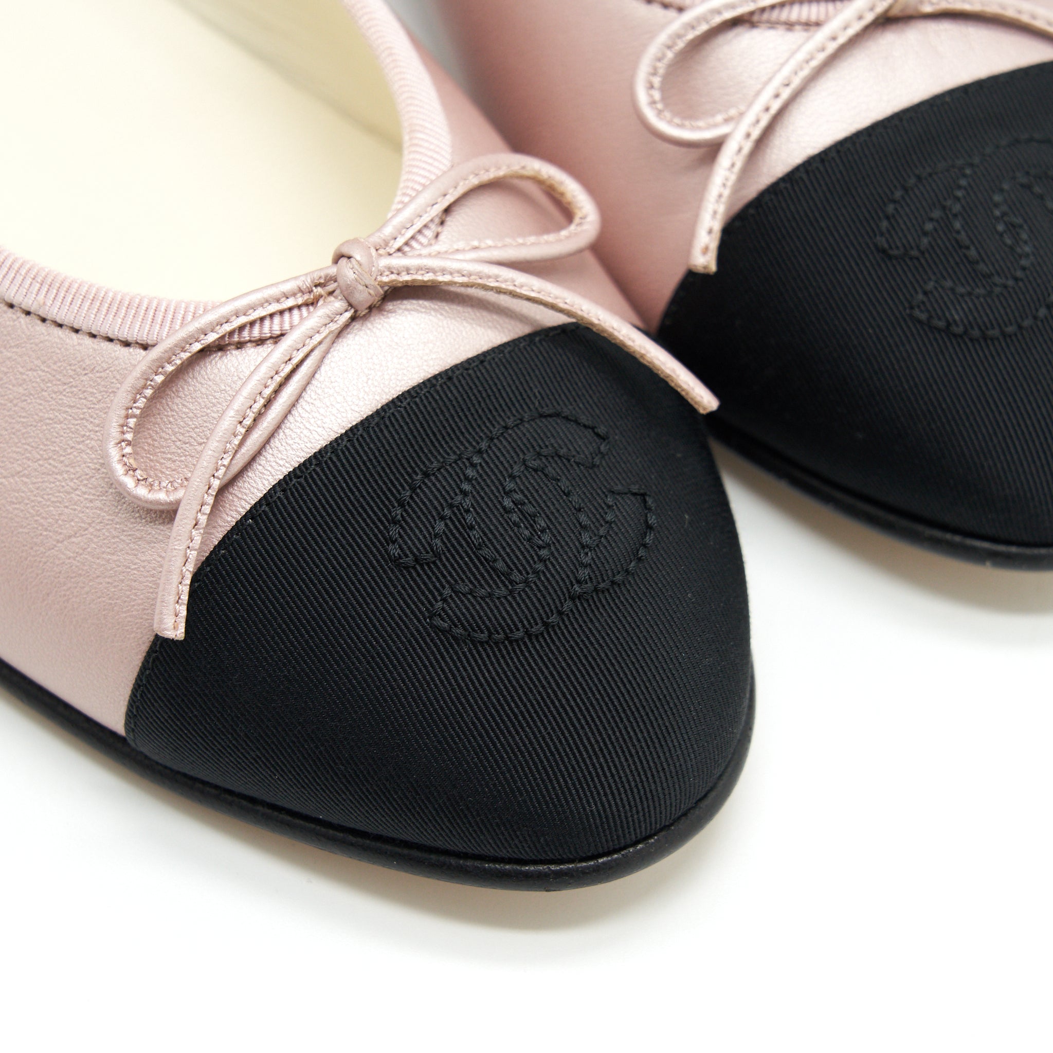 CHANEL FLATS PINK/ BLACK