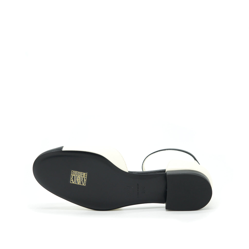 CHANEL OPEN FLAT SHOES LAMBSKIN IVORY / BLACK