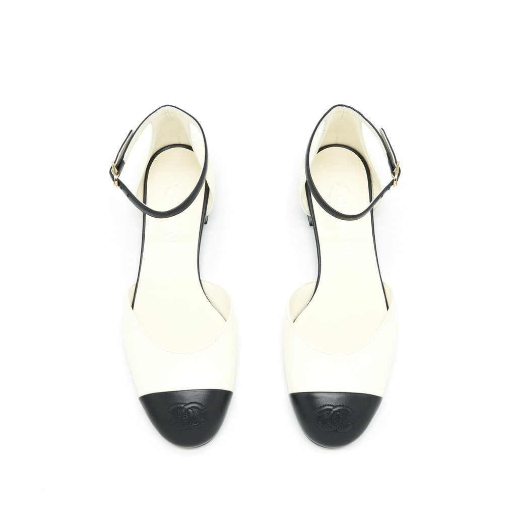 CHANEL OPEN FLAT SHOES LAMBSKIN IVORY / BLACK