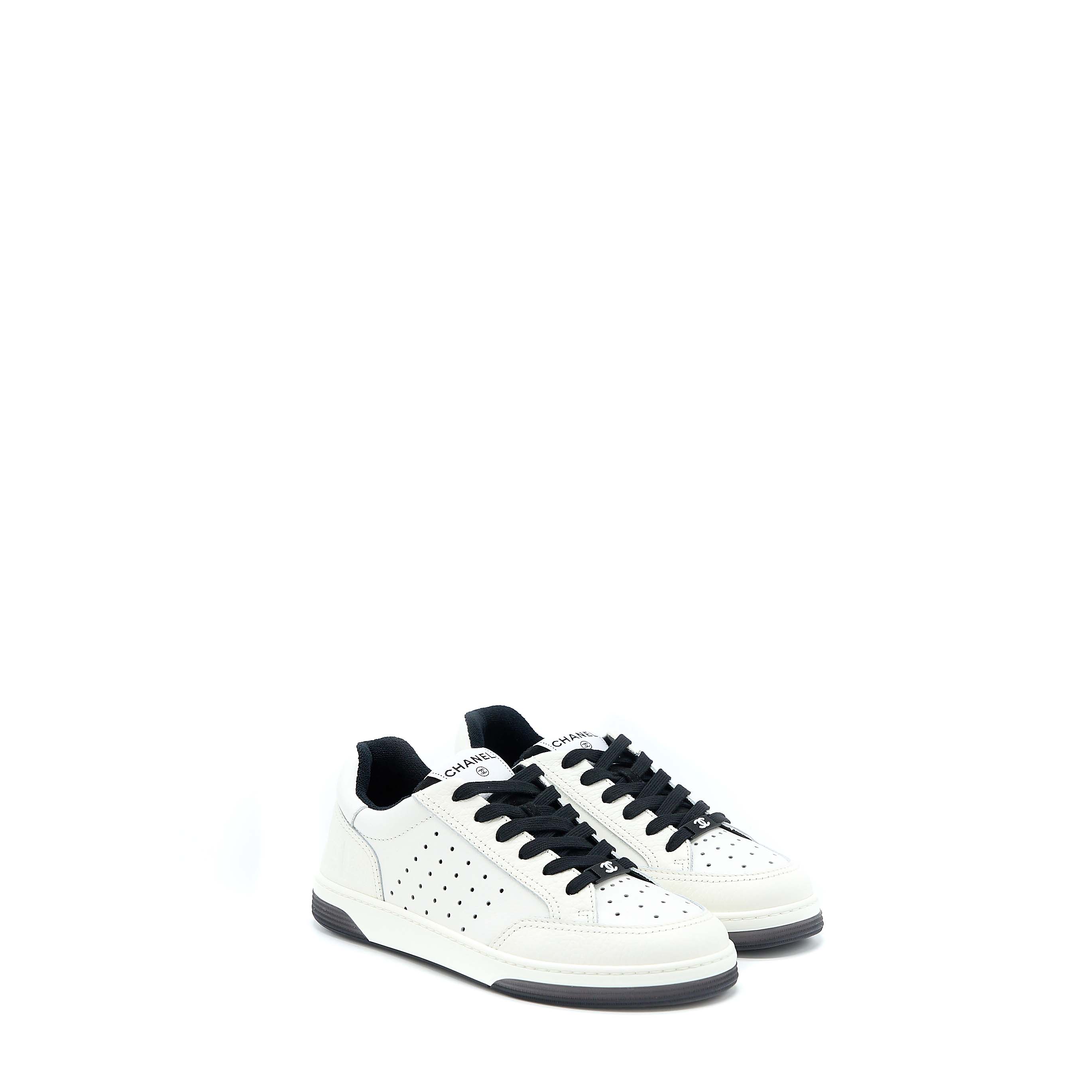 CHANEL LETTER/CC LOGO SNEAKER CALFSKIN BLACK/WHITE