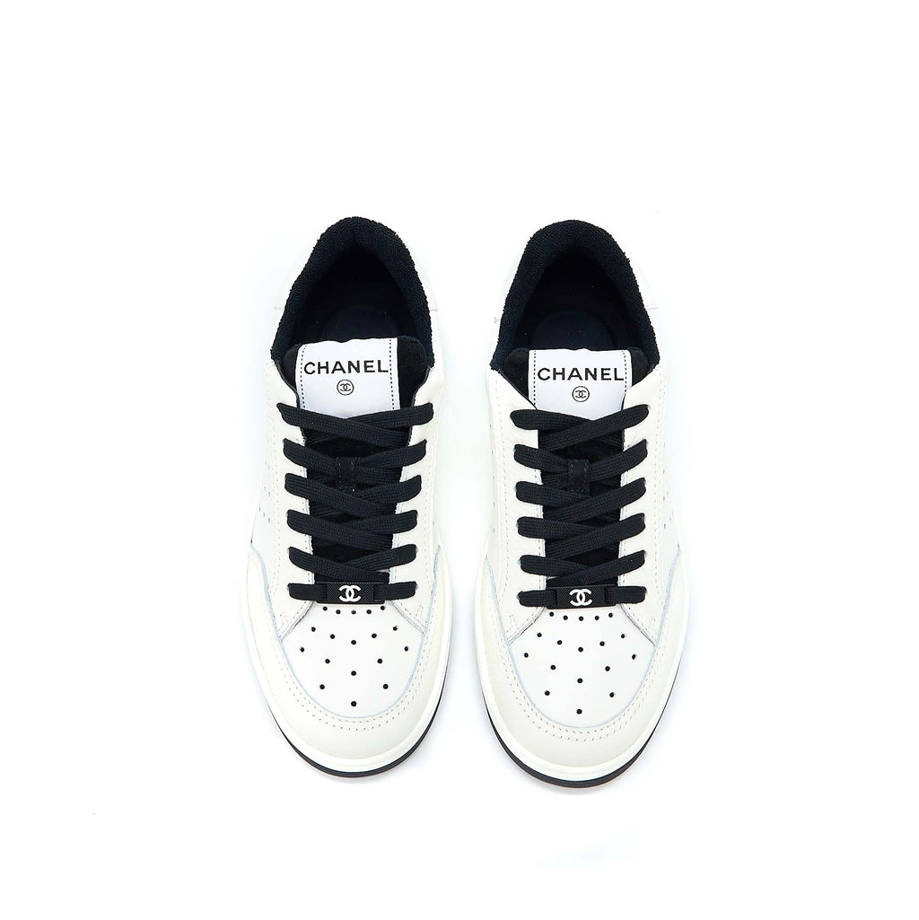 CHANEL LETTER/CC LOGO SNEAKER CALFSKIN BLACK/WHITE